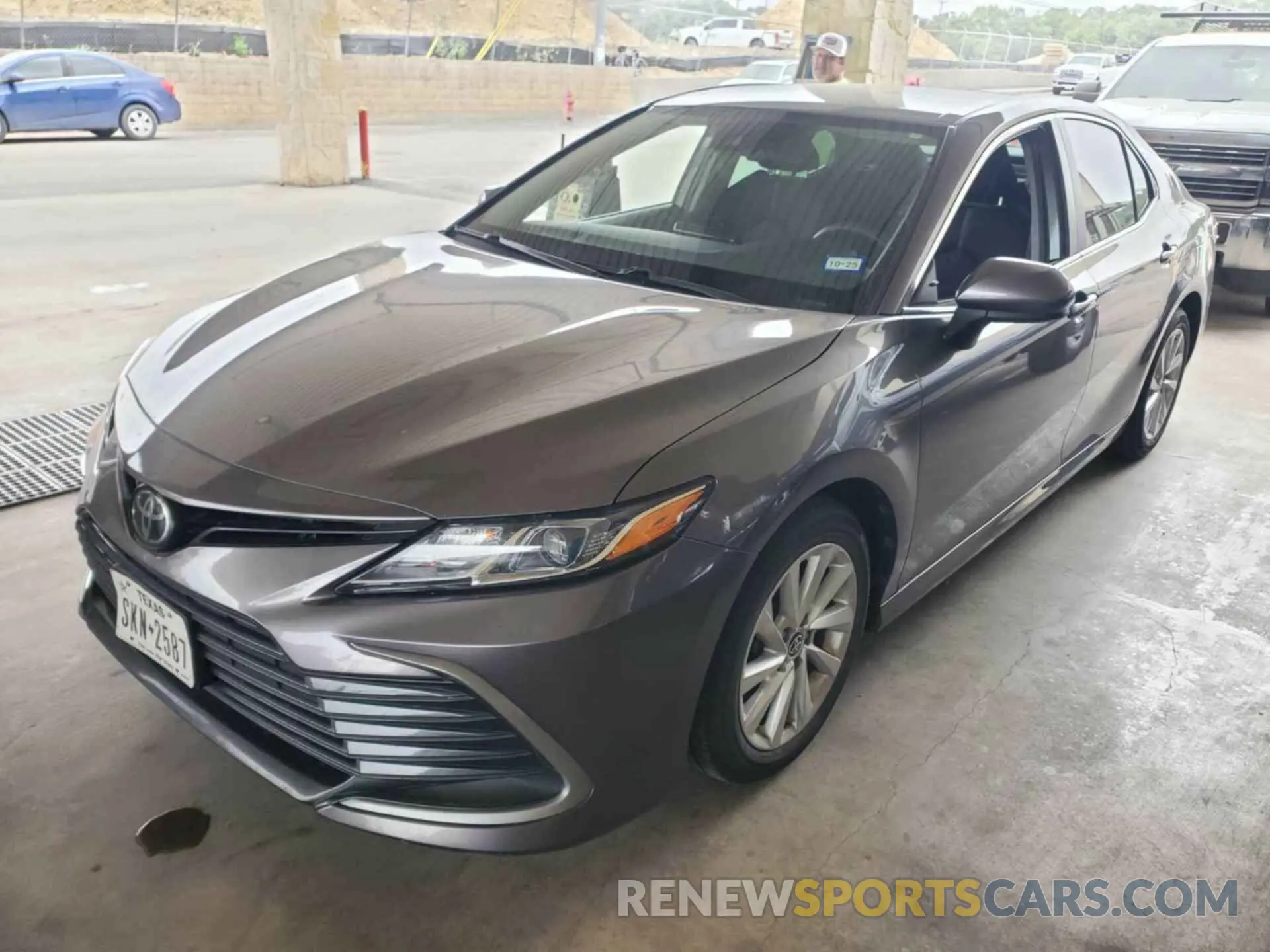 11 Photograph of a damaged car 4T1C11AK4NU678973 TOYOTA CAMRY 2022