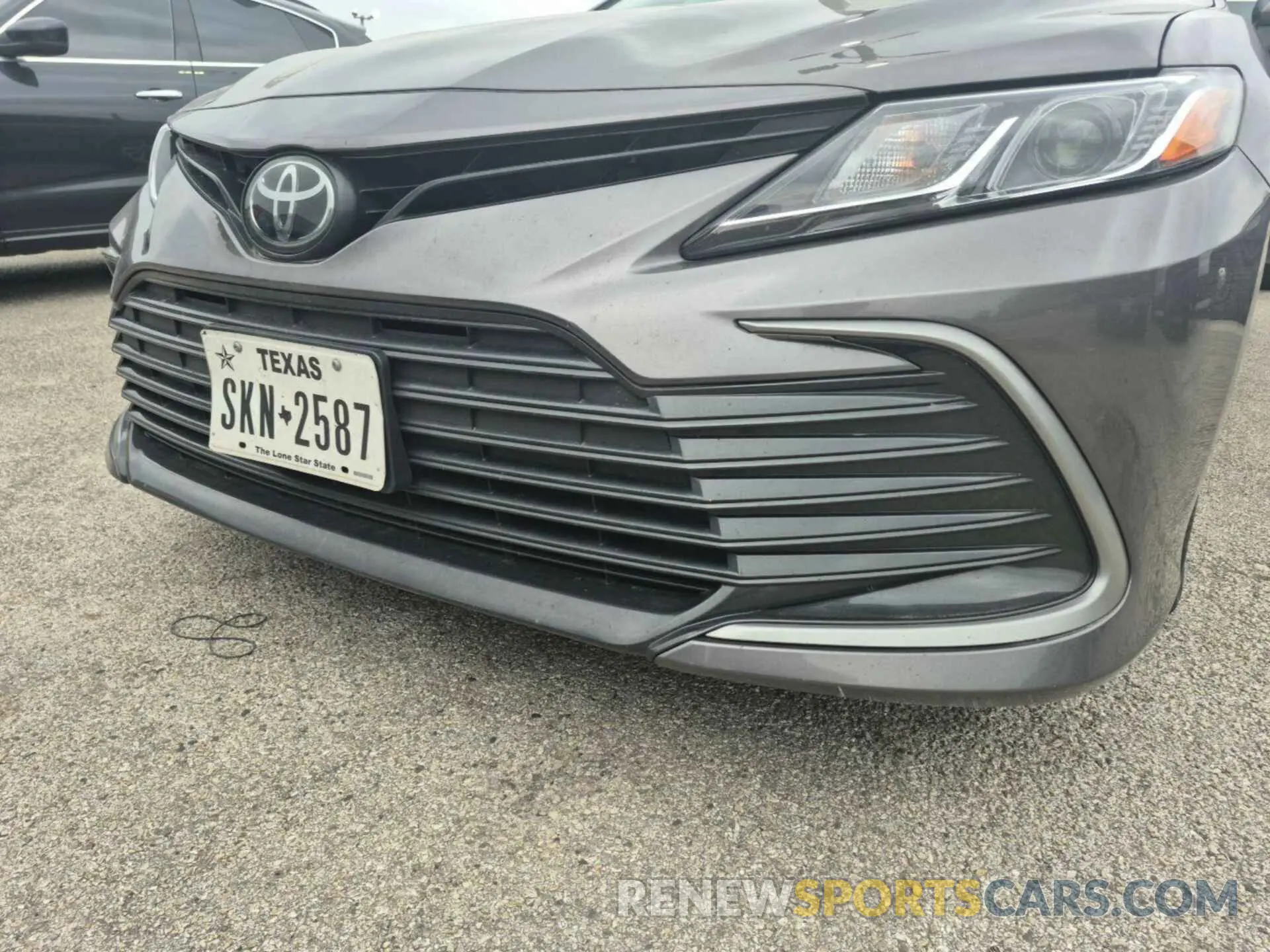 18 Photograph of a damaged car 4T1C11AK4NU678973 TOYOTA CAMRY 2022