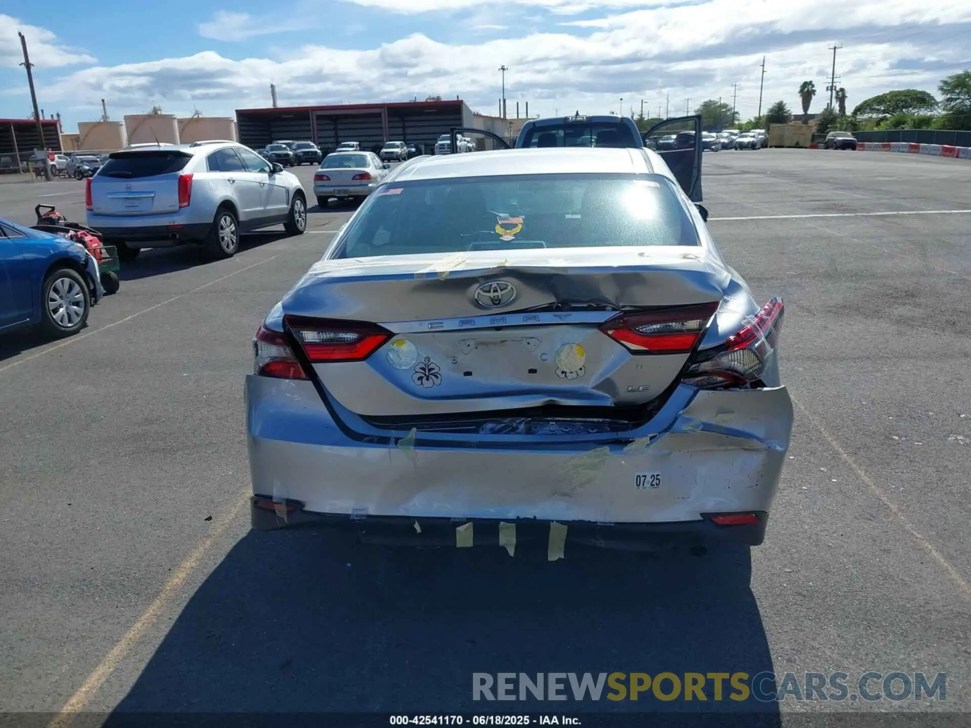 16 Photograph of a damaged car 4T1C11AK4NU681016 TOYOTA CAMRY 2022