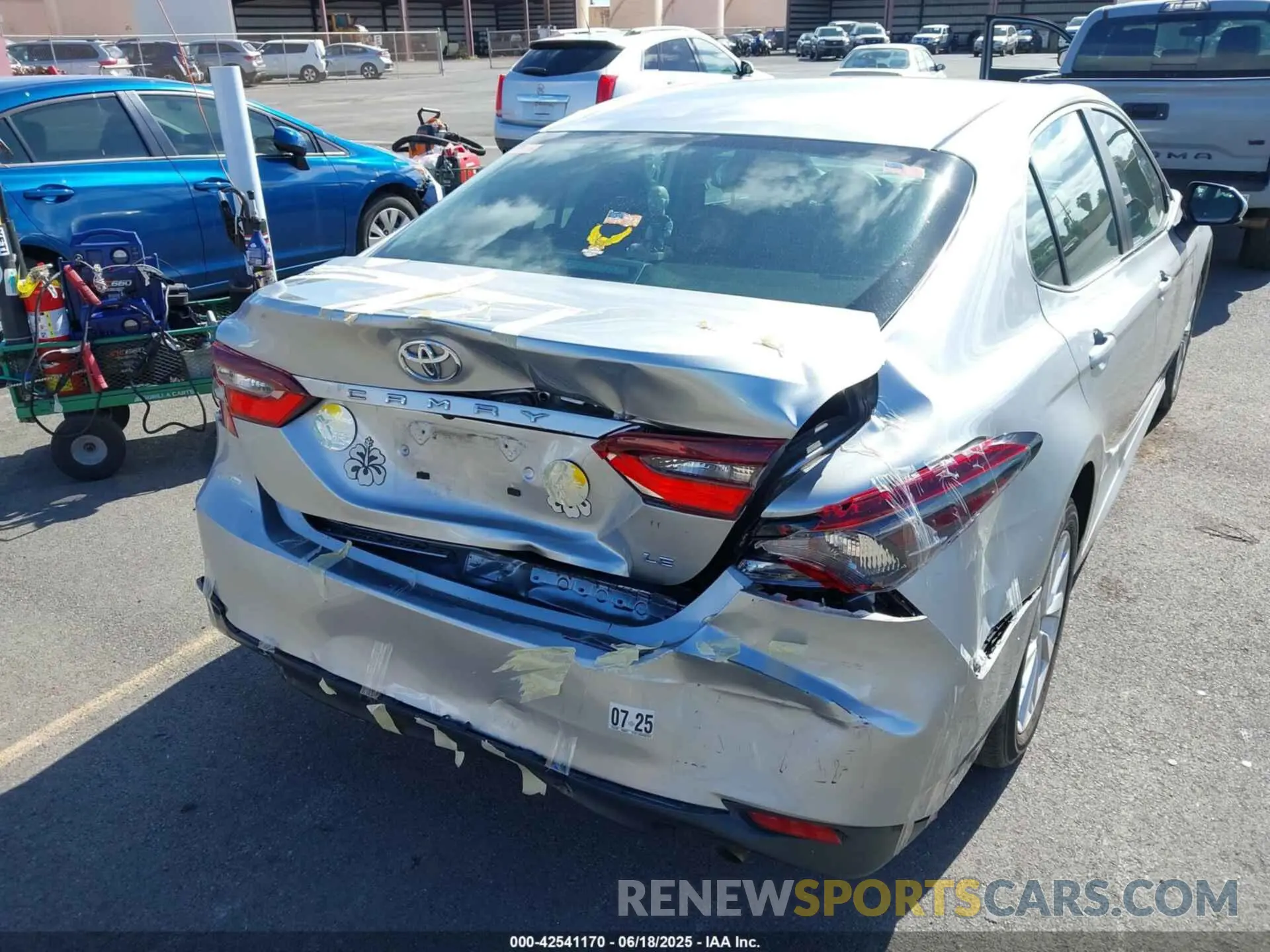 6 Photograph of a damaged car 4T1C11AK4NU681016 TOYOTA CAMRY 2022