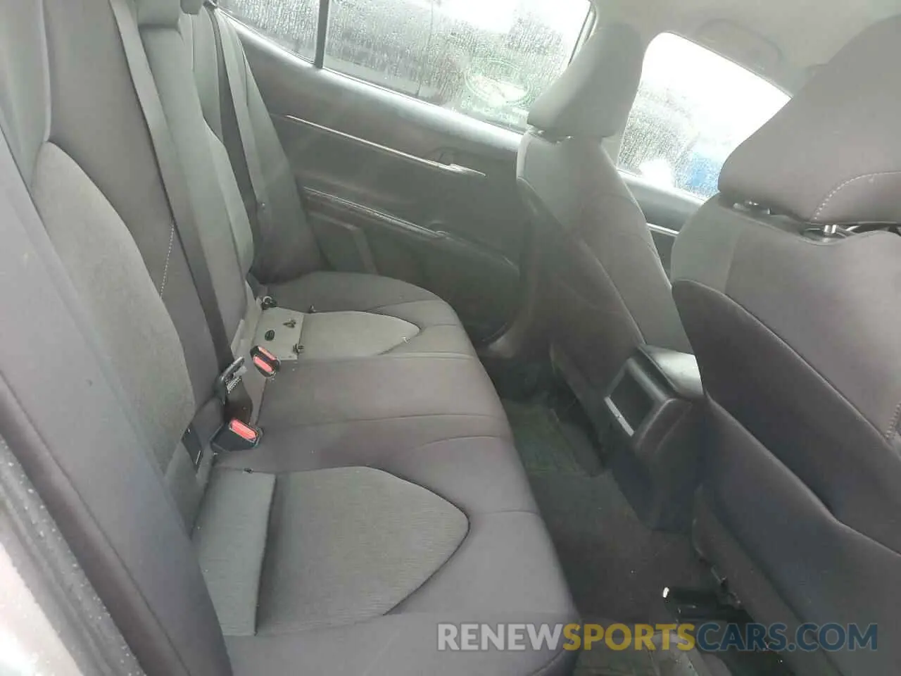 10 Photograph of a damaged car 4T1C11AK4NU686748 TOYOTA CAMRY 2022