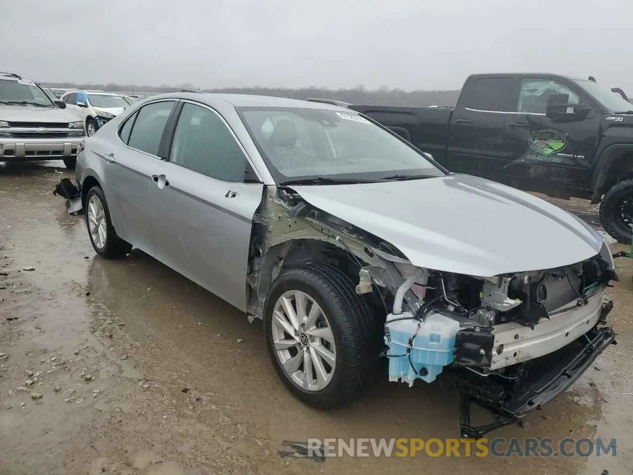 4 Photograph of a damaged car 4T1C11AK4NU686748 TOYOTA CAMRY 2022