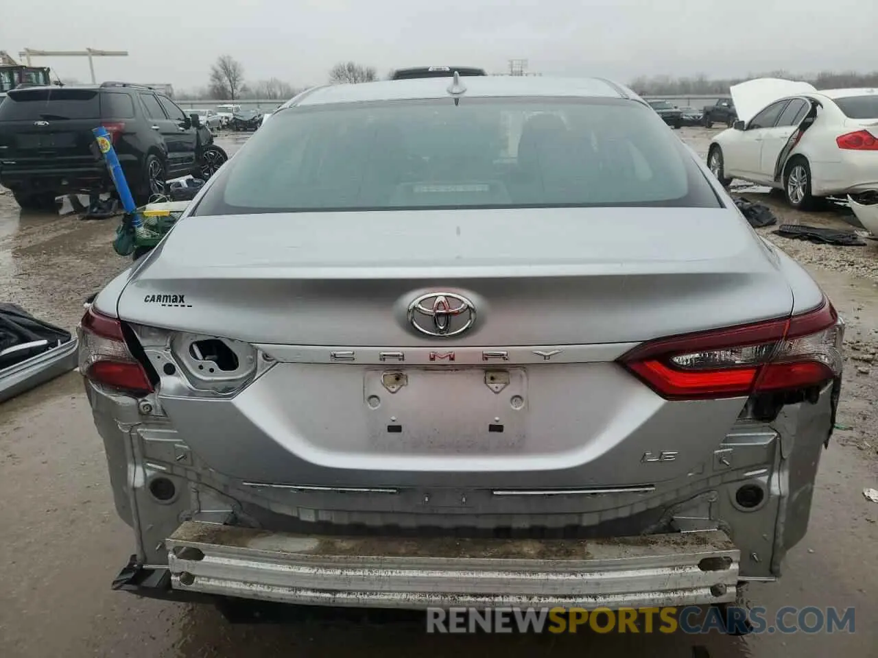 6 Photograph of a damaged car 4T1C11AK4NU686748 TOYOTA CAMRY 2022