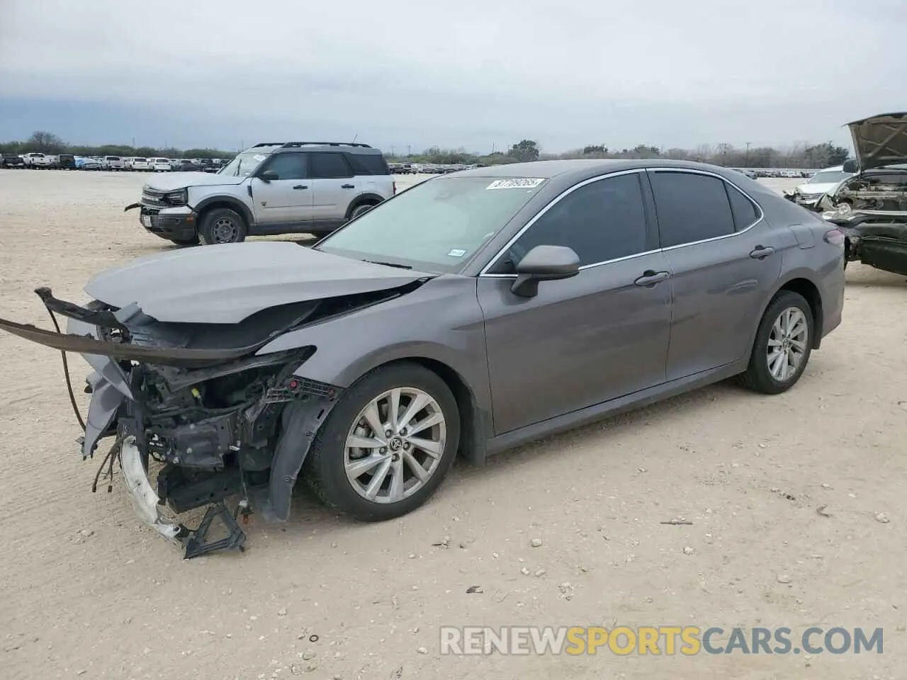 1 Photograph of a damaged car 4T1C11AK4NU687091 TOYOTA CAMRY 2022