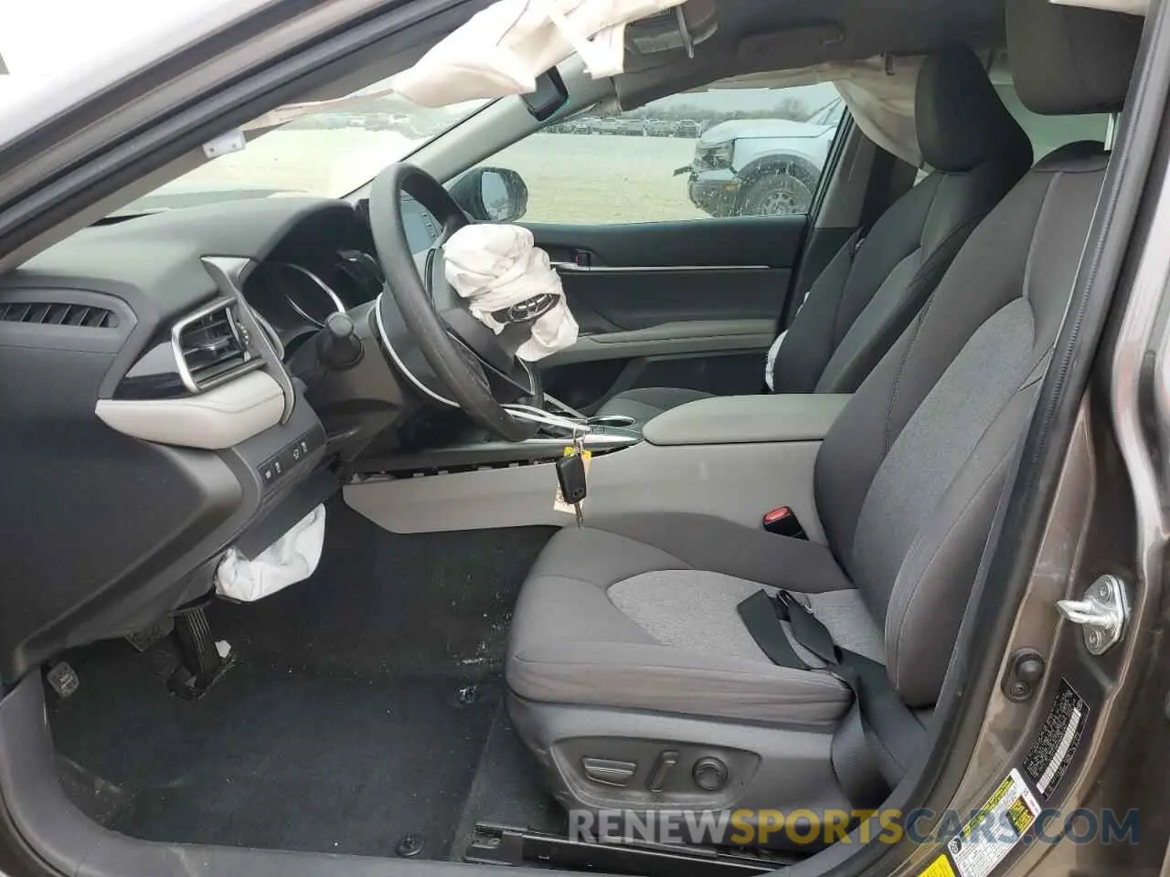 7 Photograph of a damaged car 4T1C11AK4NU687091 TOYOTA CAMRY 2022