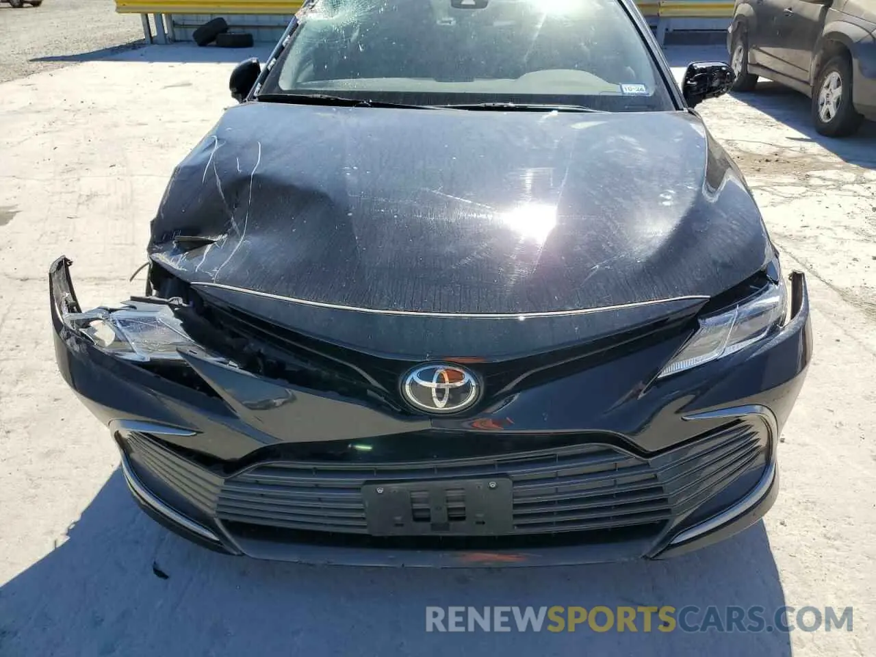 11 Photograph of a damaged car 4T1C11AK4NU691755 TOYOTA CAMRY 2022