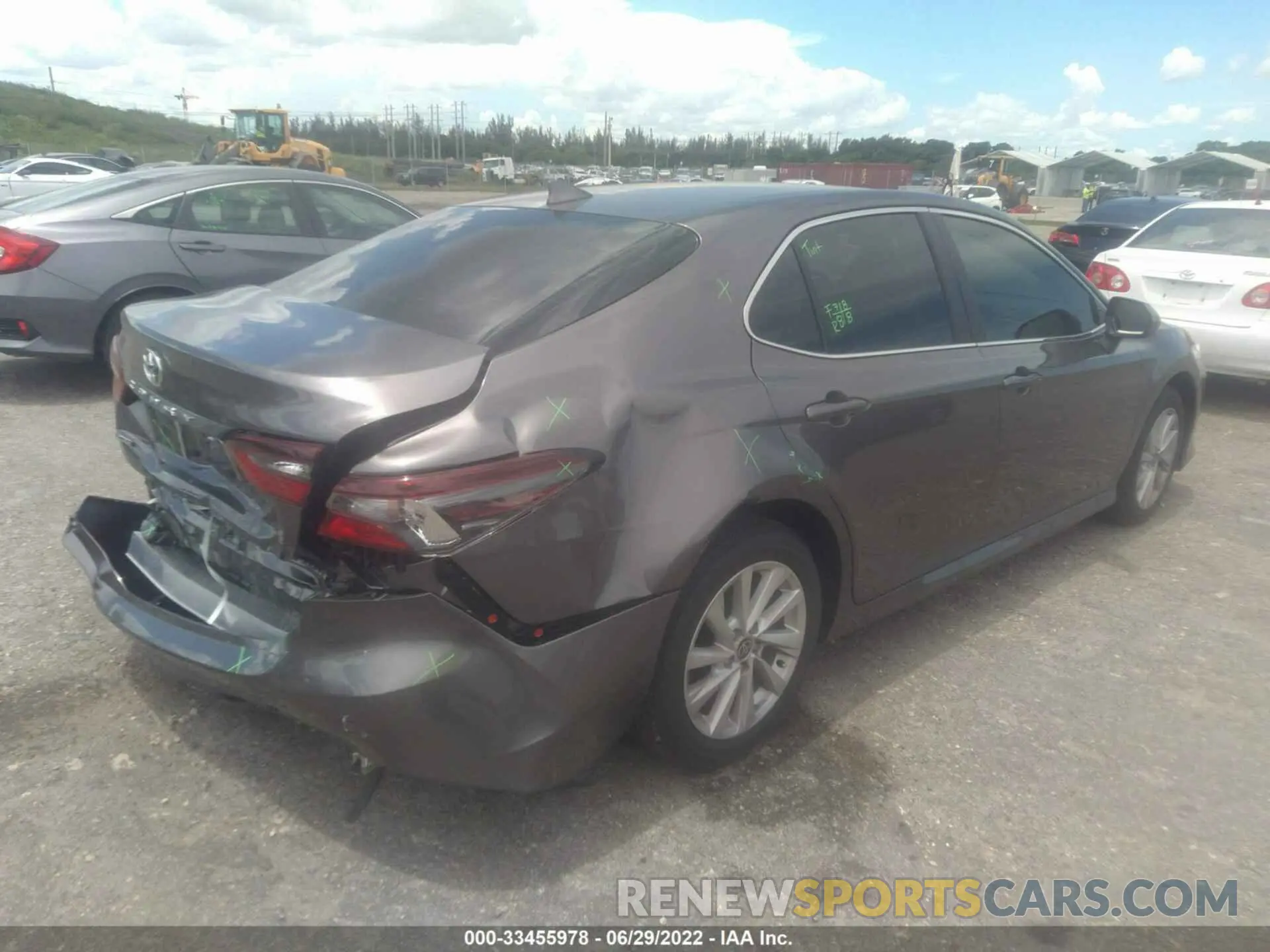 4 Photograph of a damaged car 4T1C11AK4NU697555 TOYOTA CAMRY 2022