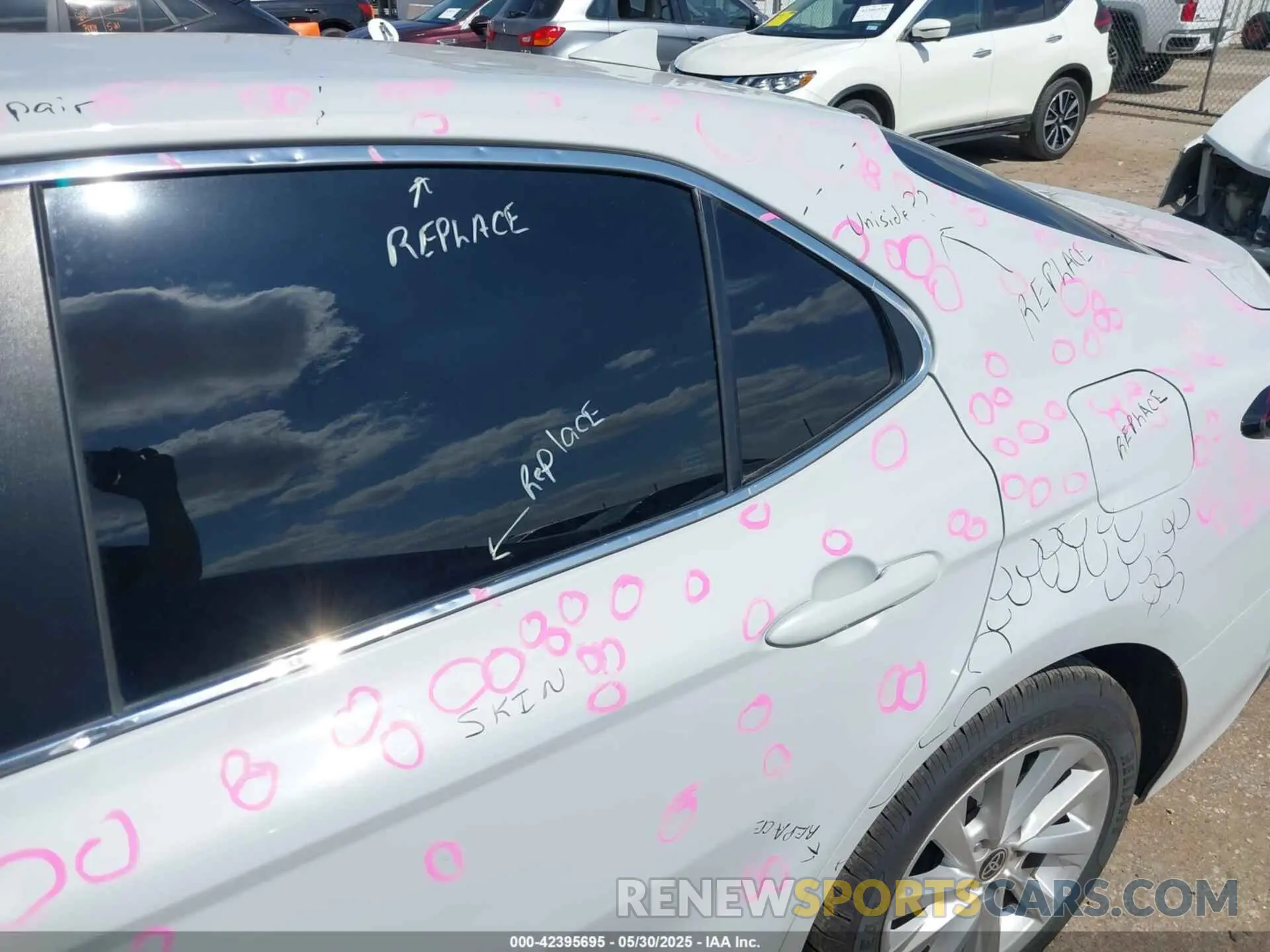 18 Photograph of a damaged car 4T1C11AK5NU013032 TOYOTA CAMRY 2022