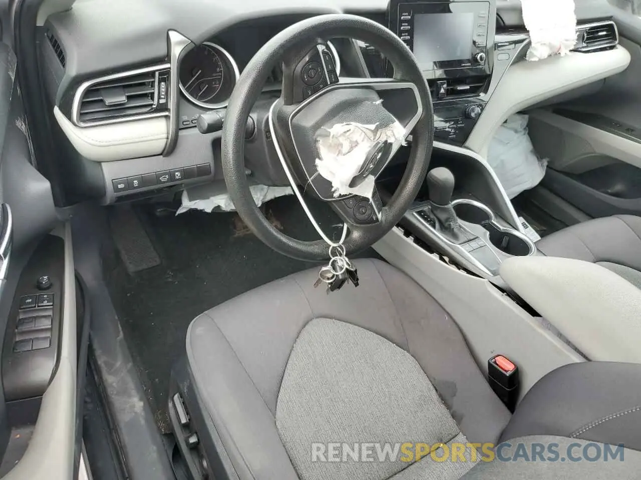 8 Photograph of a damaged car 4T1C11AK5NU037797 TOYOTA CAMRY 2022