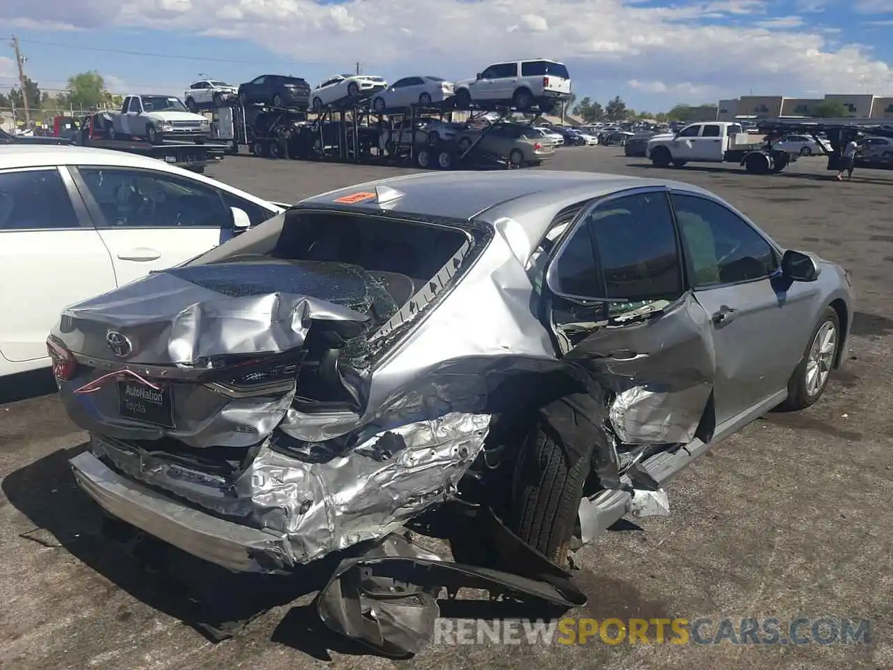 4 Photograph of a damaged car 4T1C11AK5NU045804 TOYOTA CAMRY 2022