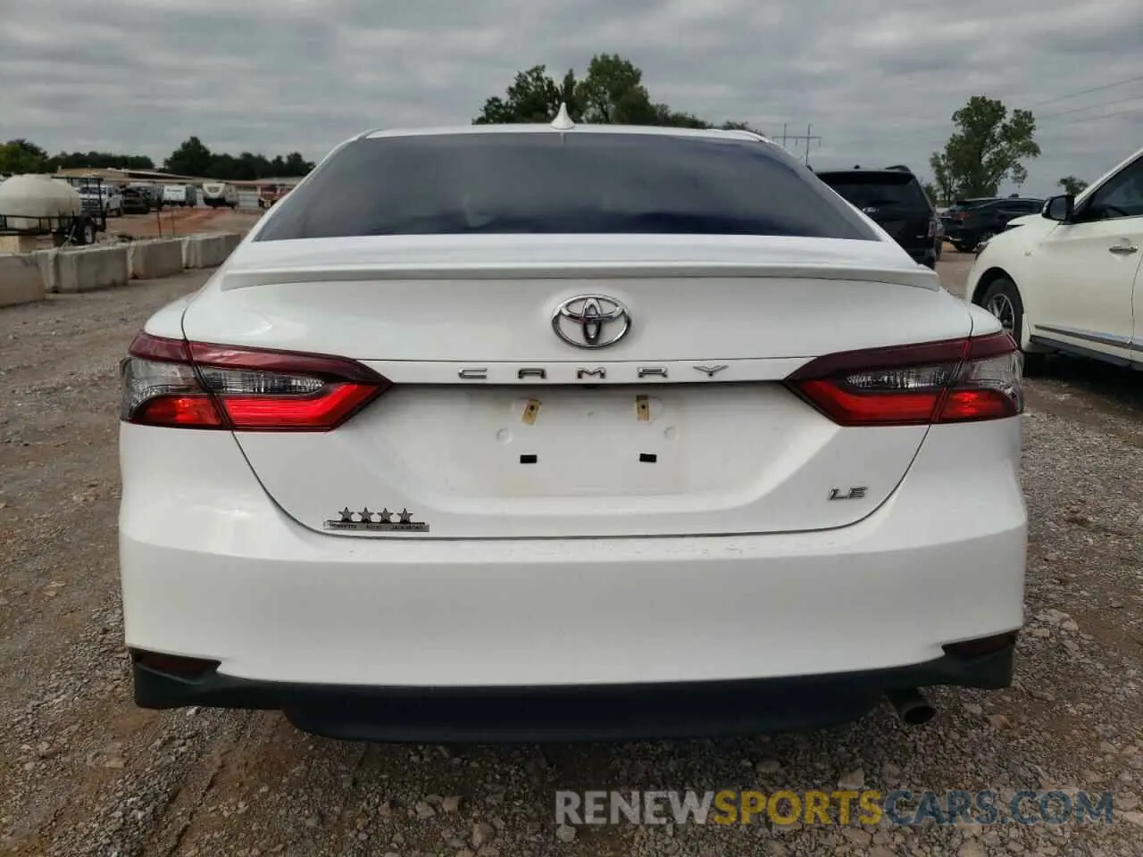 6 Photograph of a damaged car 4T1C11AK5NU049061 TOYOTA CAMRY 2022