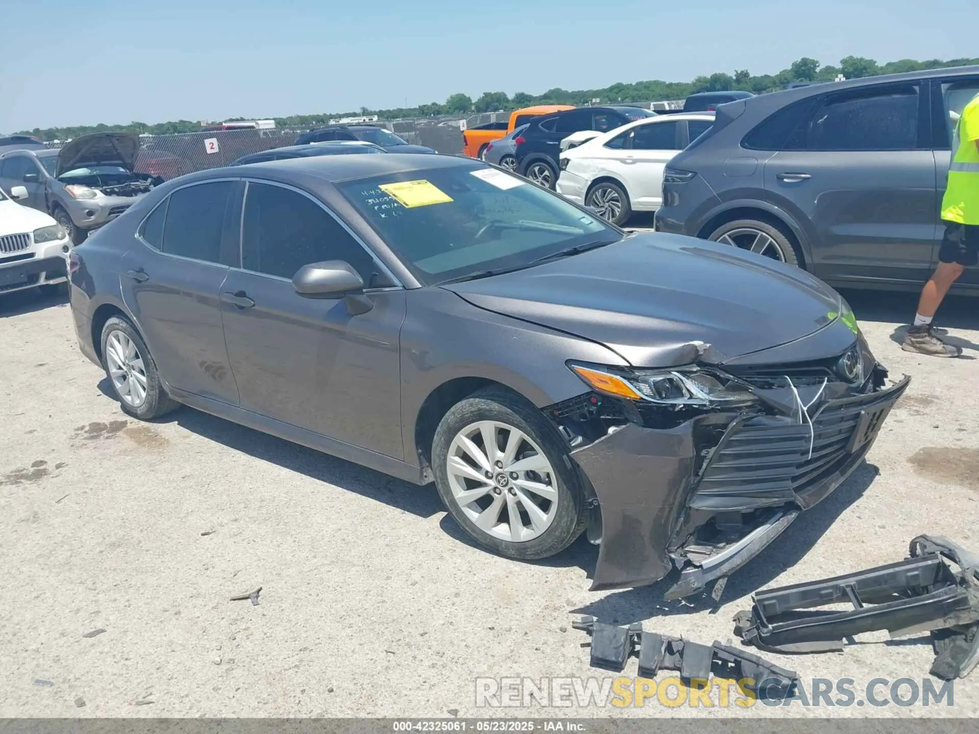 1 Photograph of a damaged car 4T1C11AK5NU055863 TOYOTA CAMRY 2022
