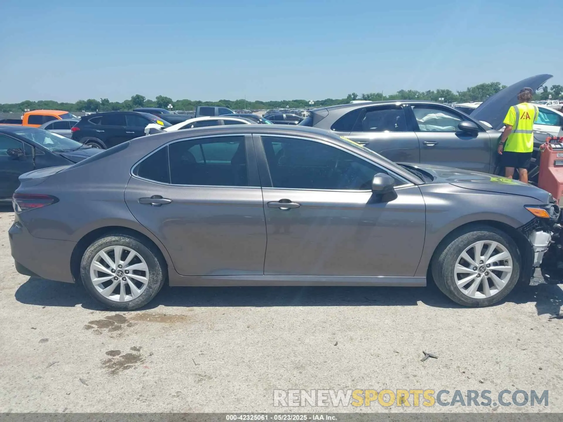 13 Photograph of a damaged car 4T1C11AK5NU055863 TOYOTA CAMRY 2022
