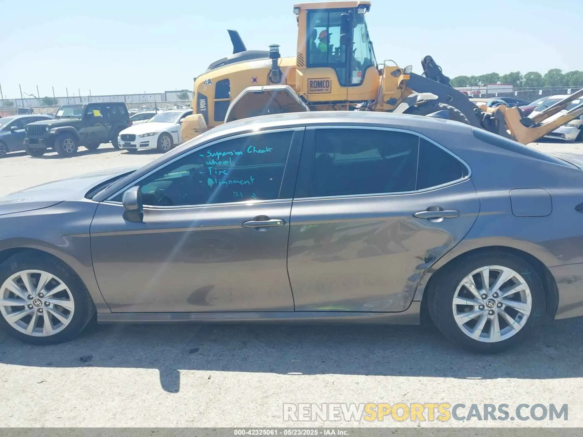 14 Photograph of a damaged car 4T1C11AK5NU055863 TOYOTA CAMRY 2022