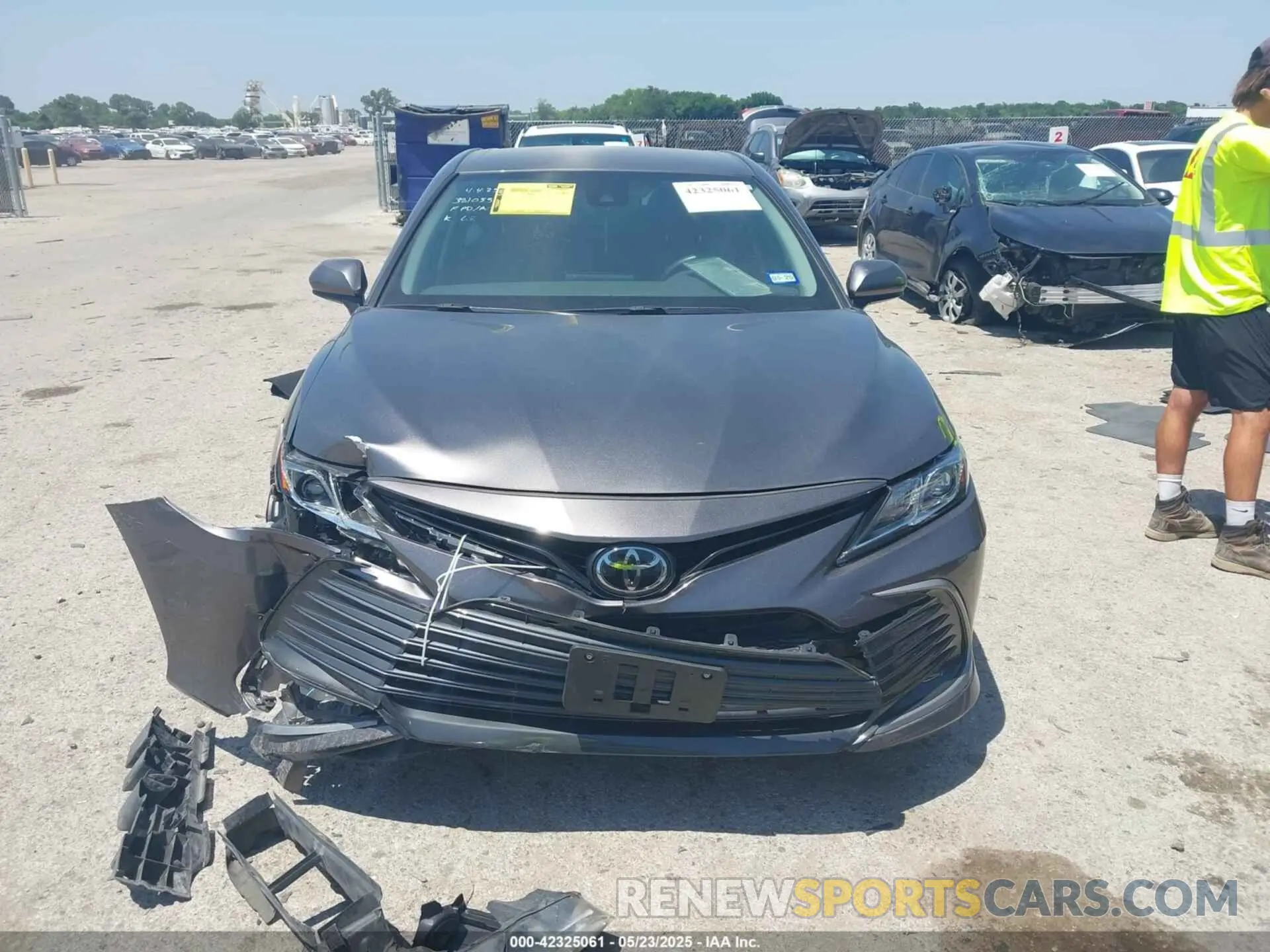 6 Photograph of a damaged car 4T1C11AK5NU055863 TOYOTA CAMRY 2022
