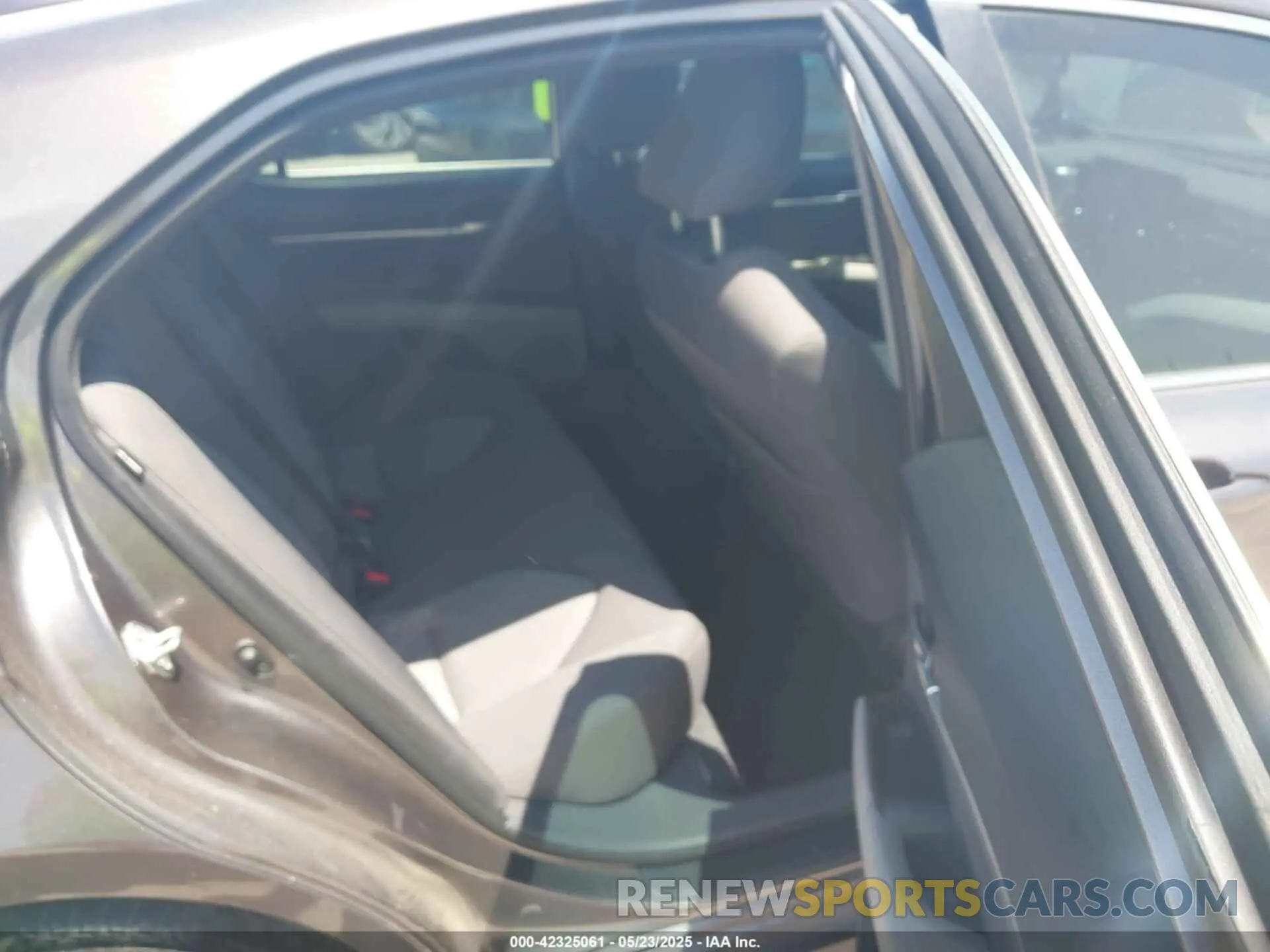 8 Photograph of a damaged car 4T1C11AK5NU055863 TOYOTA CAMRY 2022