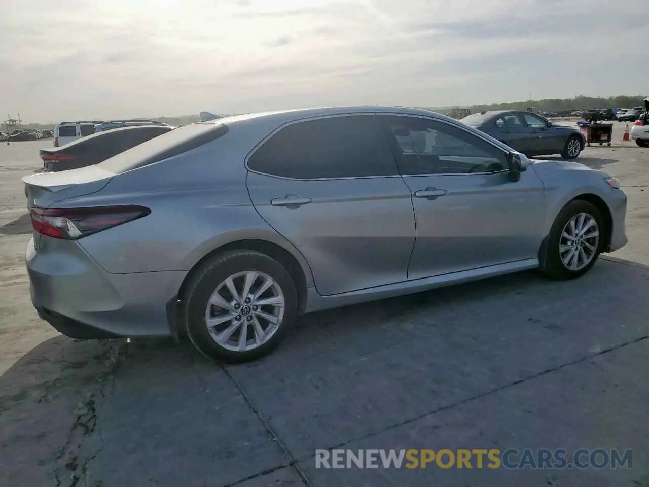 3 Photograph of a damaged car 4T1C11AK5NU627031 TOYOTA CAMRY 2022