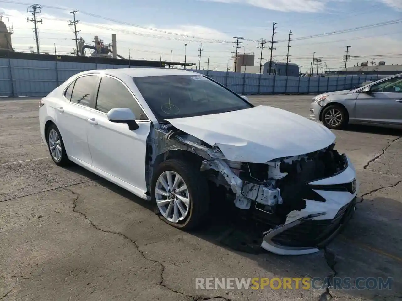 1 Photograph of a damaged car 4T1C11AK5NU627742 TOYOTA CAMRY 2022