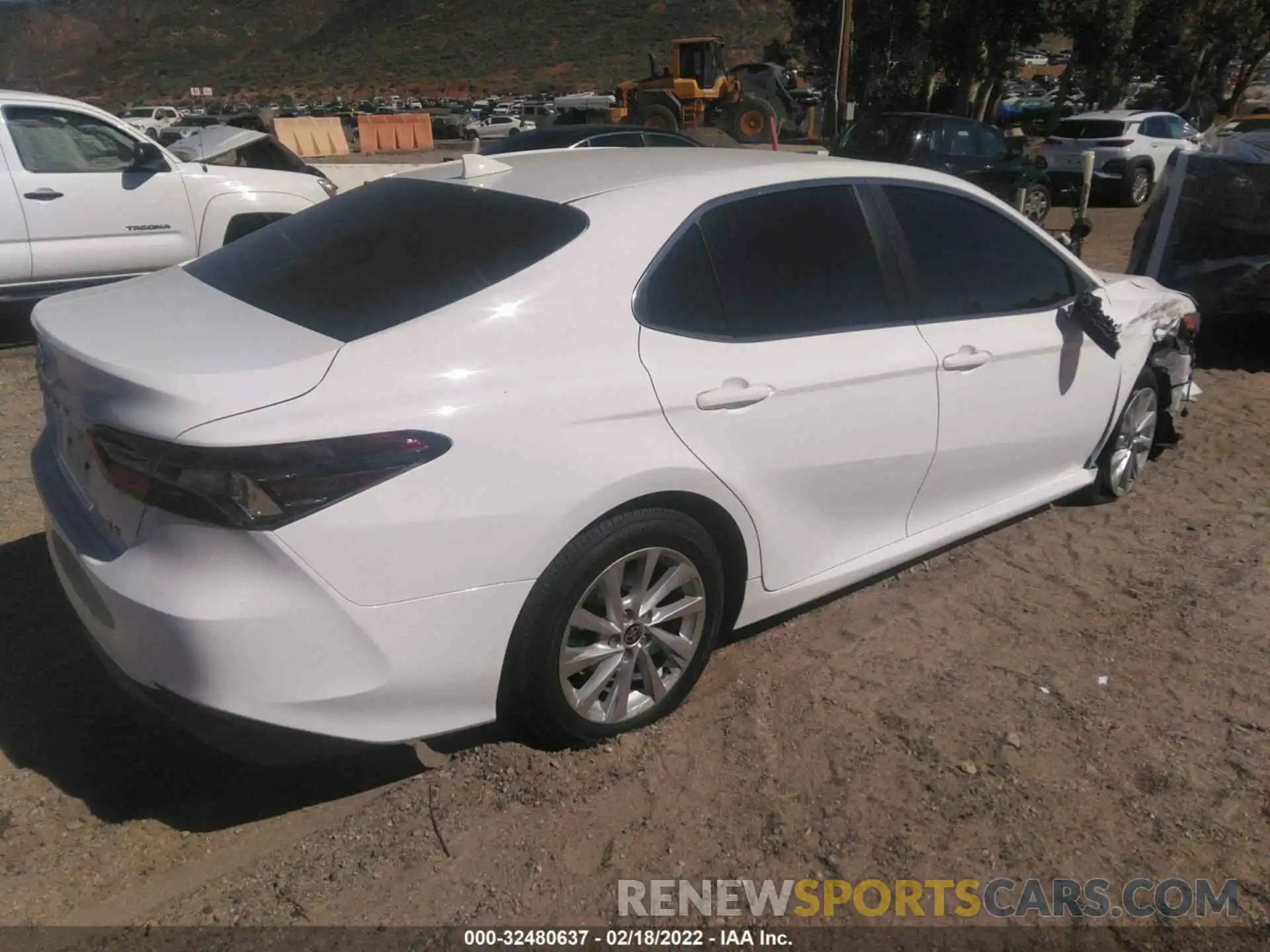 4 Photograph of a damaged car 4T1C11AK5NU633105 TOYOTA CAMRY 2022