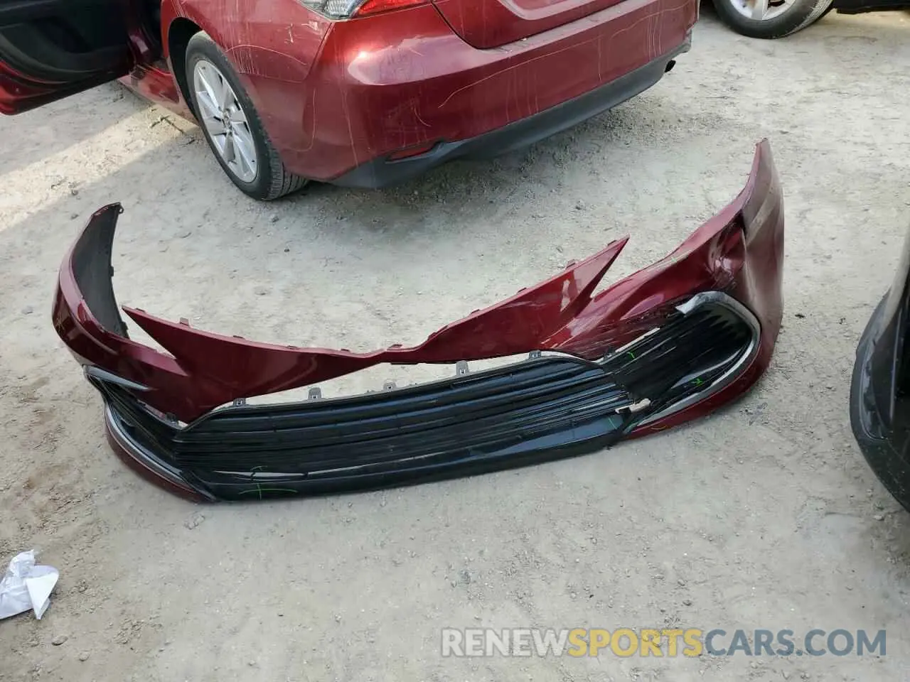 12 Photograph of a damaged car 4T1C11AK5NU646095 TOYOTA CAMRY 2022