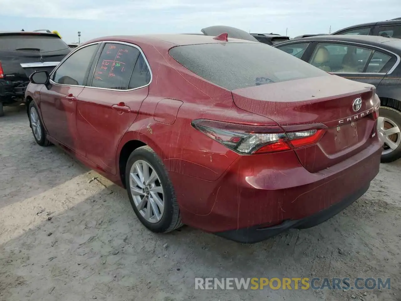 2 Photograph of a damaged car 4T1C11AK5NU646095 TOYOTA CAMRY 2022