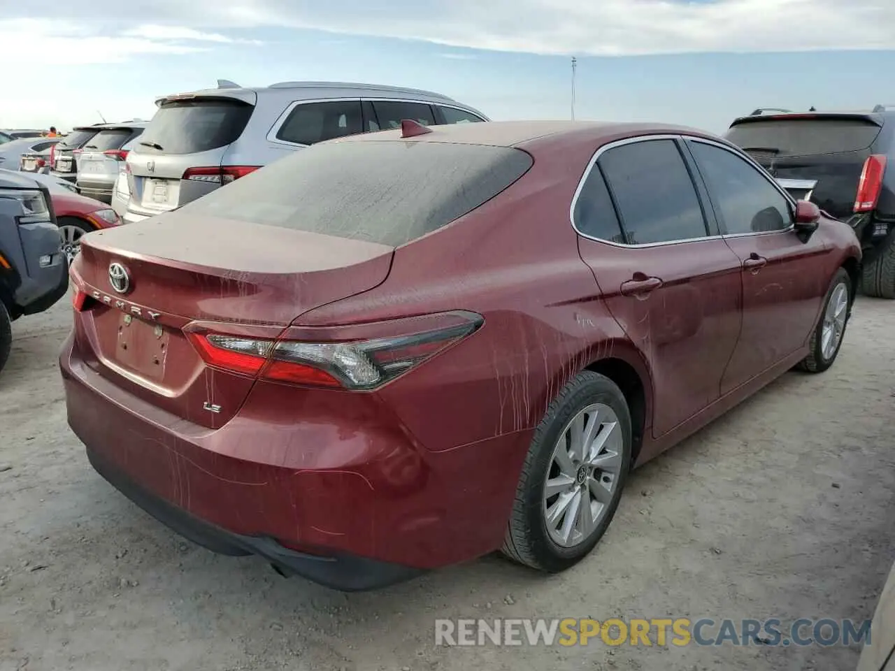 3 Photograph of a damaged car 4T1C11AK5NU646095 TOYOTA CAMRY 2022