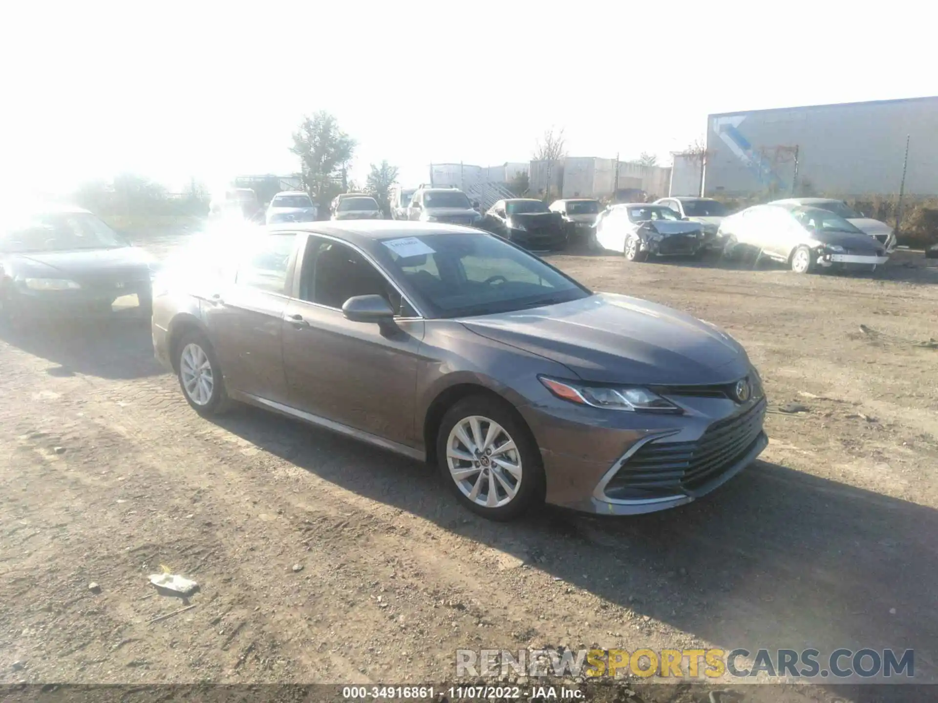 1 Photograph of a damaged car 4T1C11AK5NU652074 TOYOTA CAMRY 2022