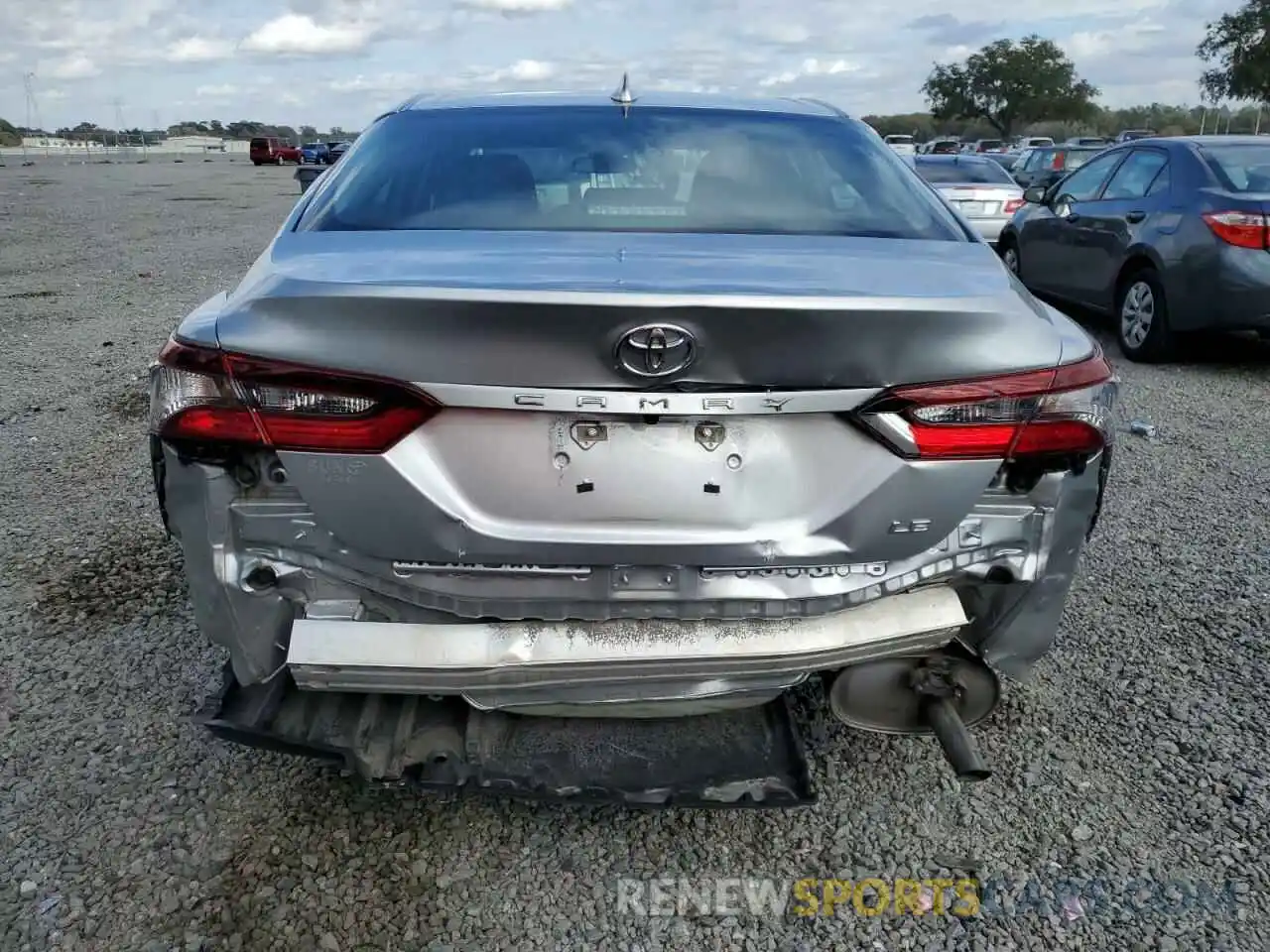 6 Photograph of a damaged car 4T1C11AK5NU656061 TOYOTA CAMRY 2022