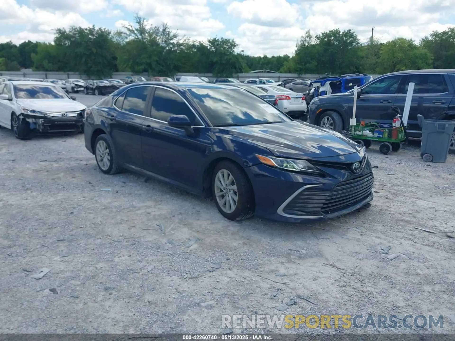 1 Photograph of a damaged car 4T1C11AK5NU662751 TOYOTA CAMRY 2022