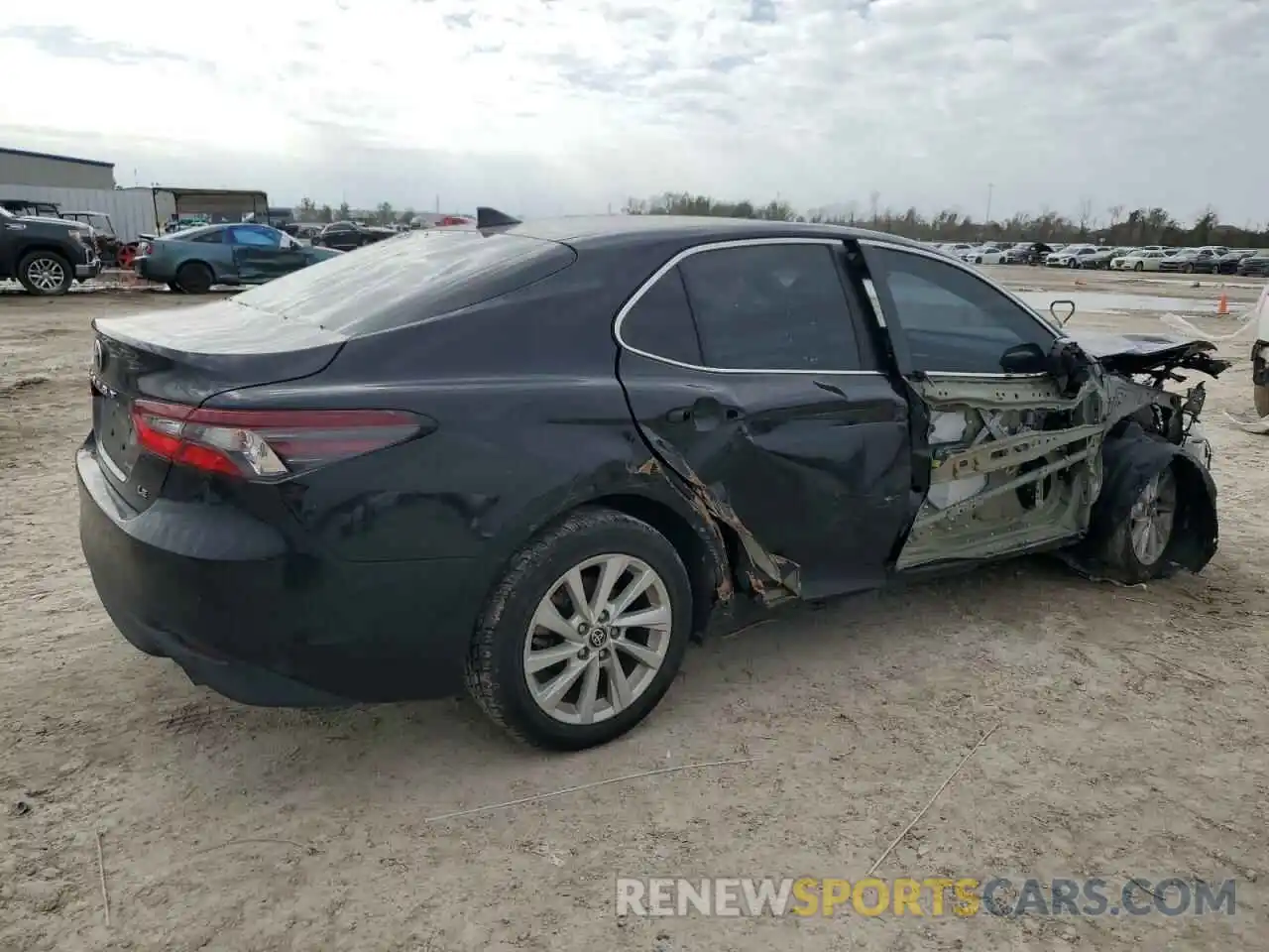 3 Photograph of a damaged car 4T1C11AK5NU669781 TOYOTA CAMRY 2022