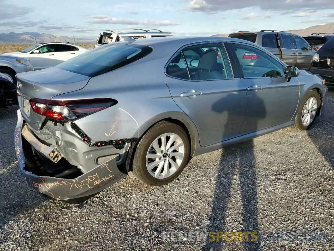 3 Photograph of a damaged car 4T1C11AK5NU673619 TOYOTA CAMRY 2022