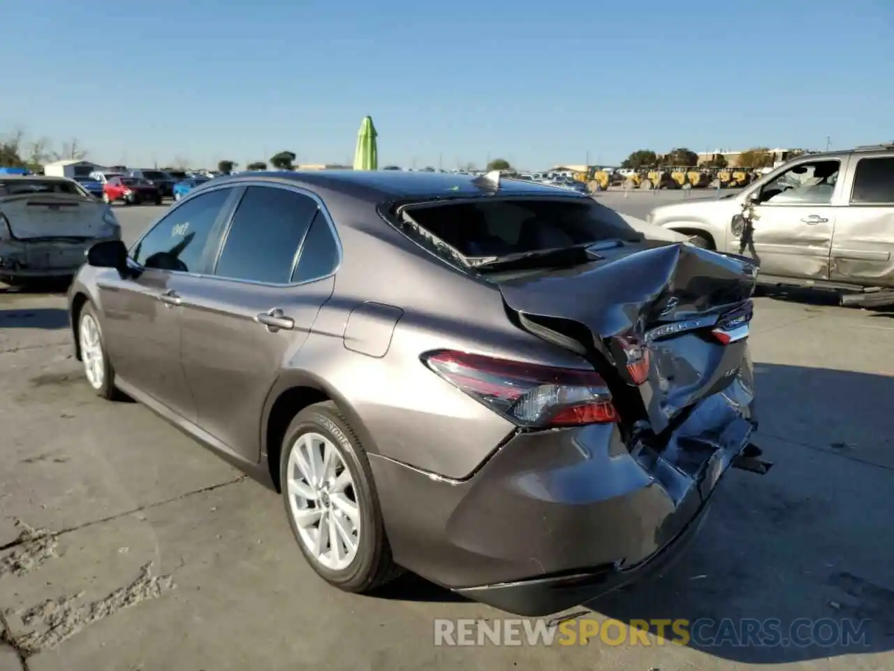 3 Photograph of a damaged car 4T1C11AK5NU674866 TOYOTA CAMRY 2022