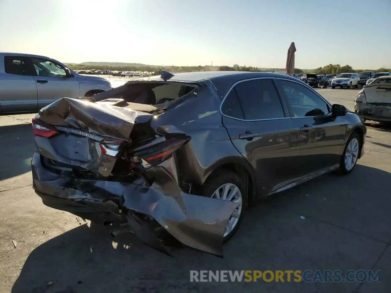 4 Photograph of a damaged car 4T1C11AK5NU674866 TOYOTA CAMRY 2022