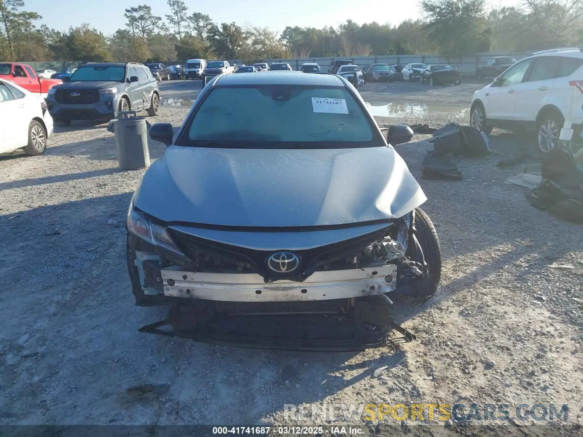 12 Photograph of a damaged car 4T1C11AK5NU678075 TOYOTA CAMRY 2022