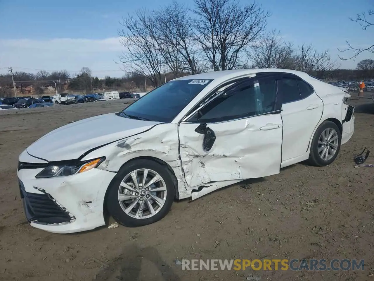 1 Photograph of a damaged car 4T1C11AK5NU681865 TOYOTA CAMRY 2022
