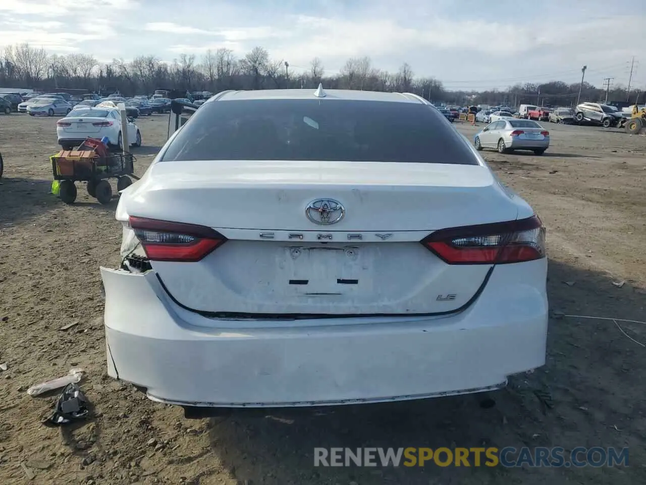 6 Photograph of a damaged car 4T1C11AK5NU681865 TOYOTA CAMRY 2022