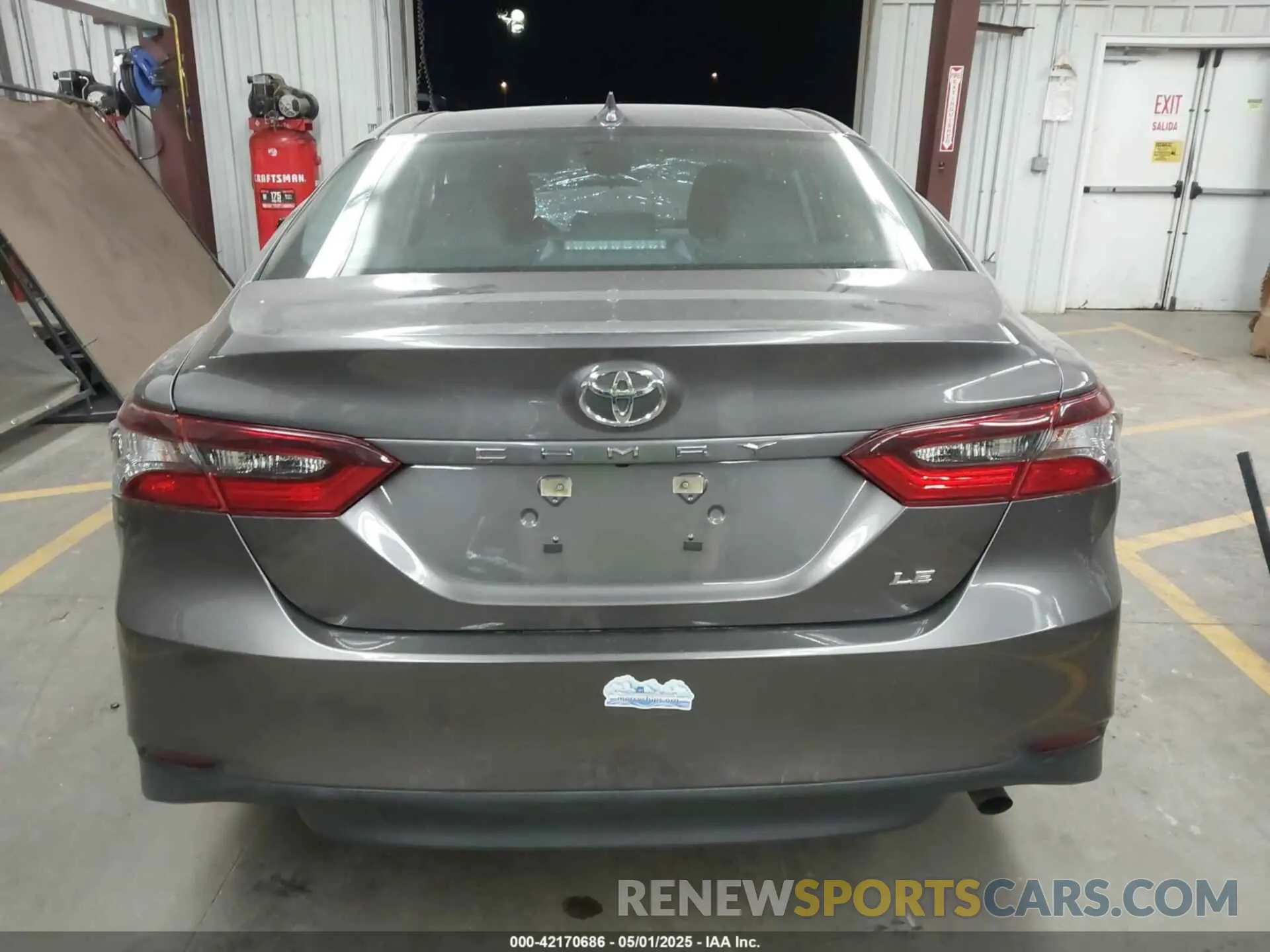 16 Photograph of a damaged car 4T1C11AK5NU692820 TOYOTA CAMRY 2022