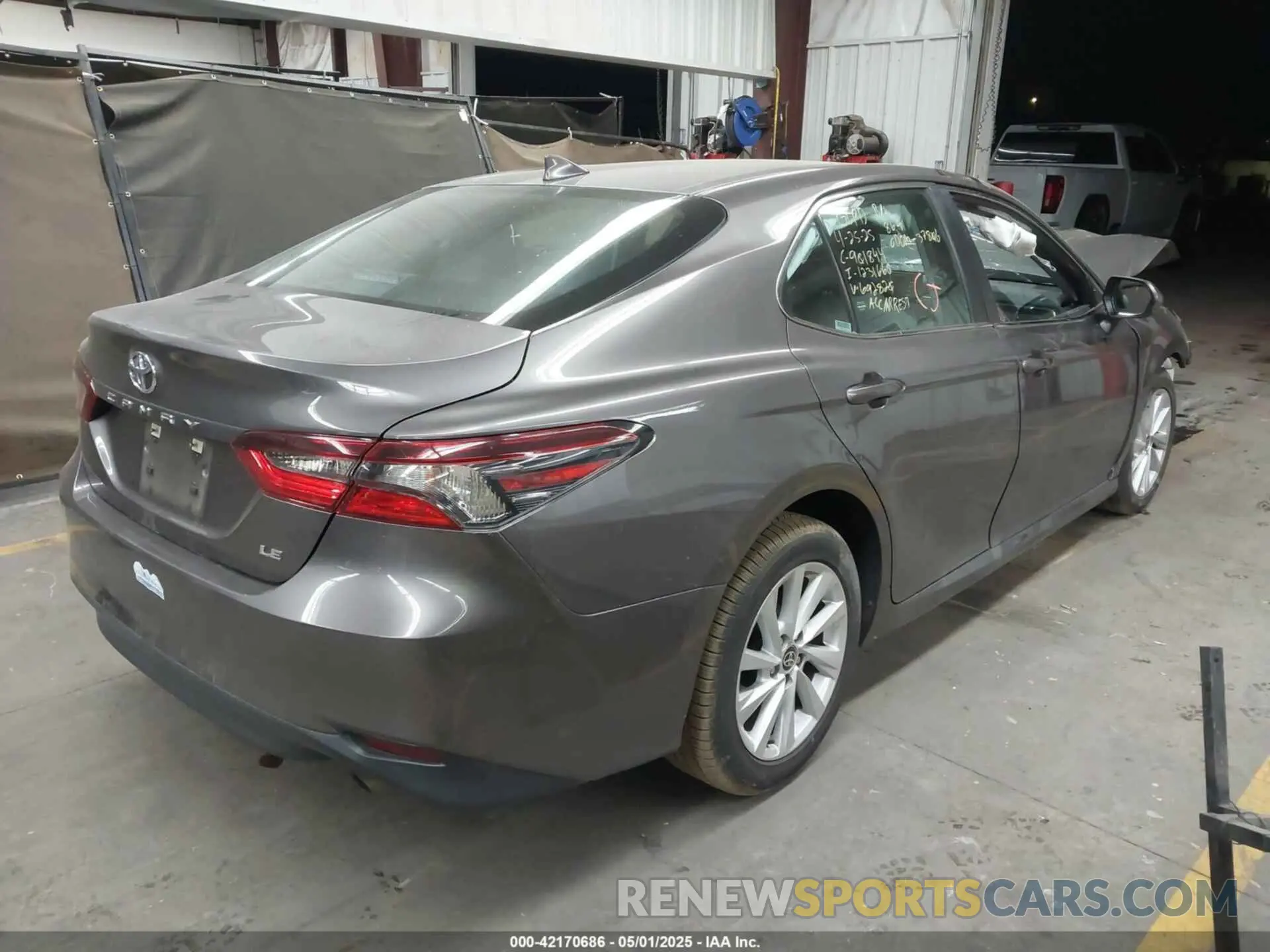 4 Photograph of a damaged car 4T1C11AK5NU692820 TOYOTA CAMRY 2022