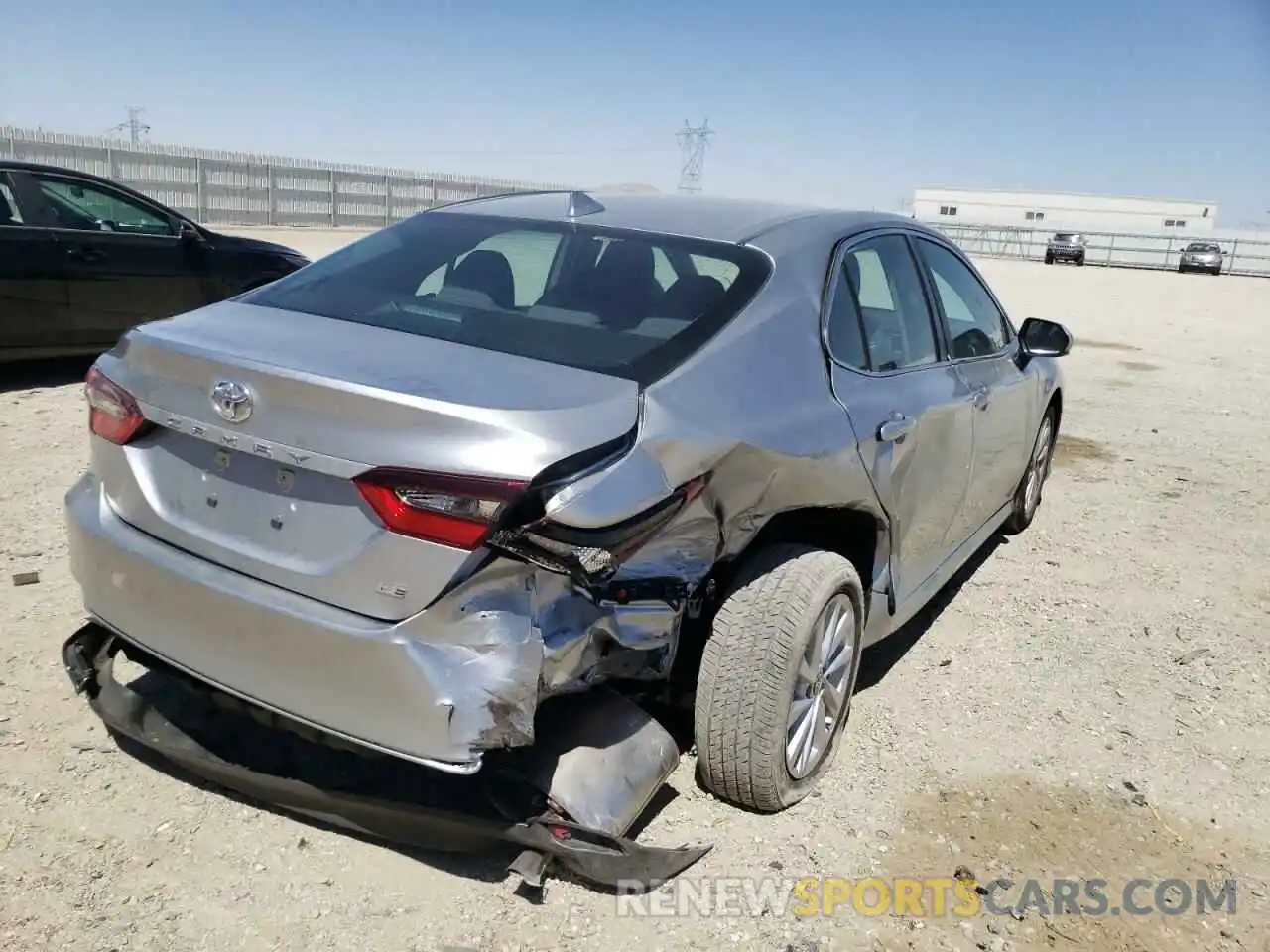 4 Photograph of a damaged car 4T1C11AK5NU693644 TOYOTA CAMRY 2022