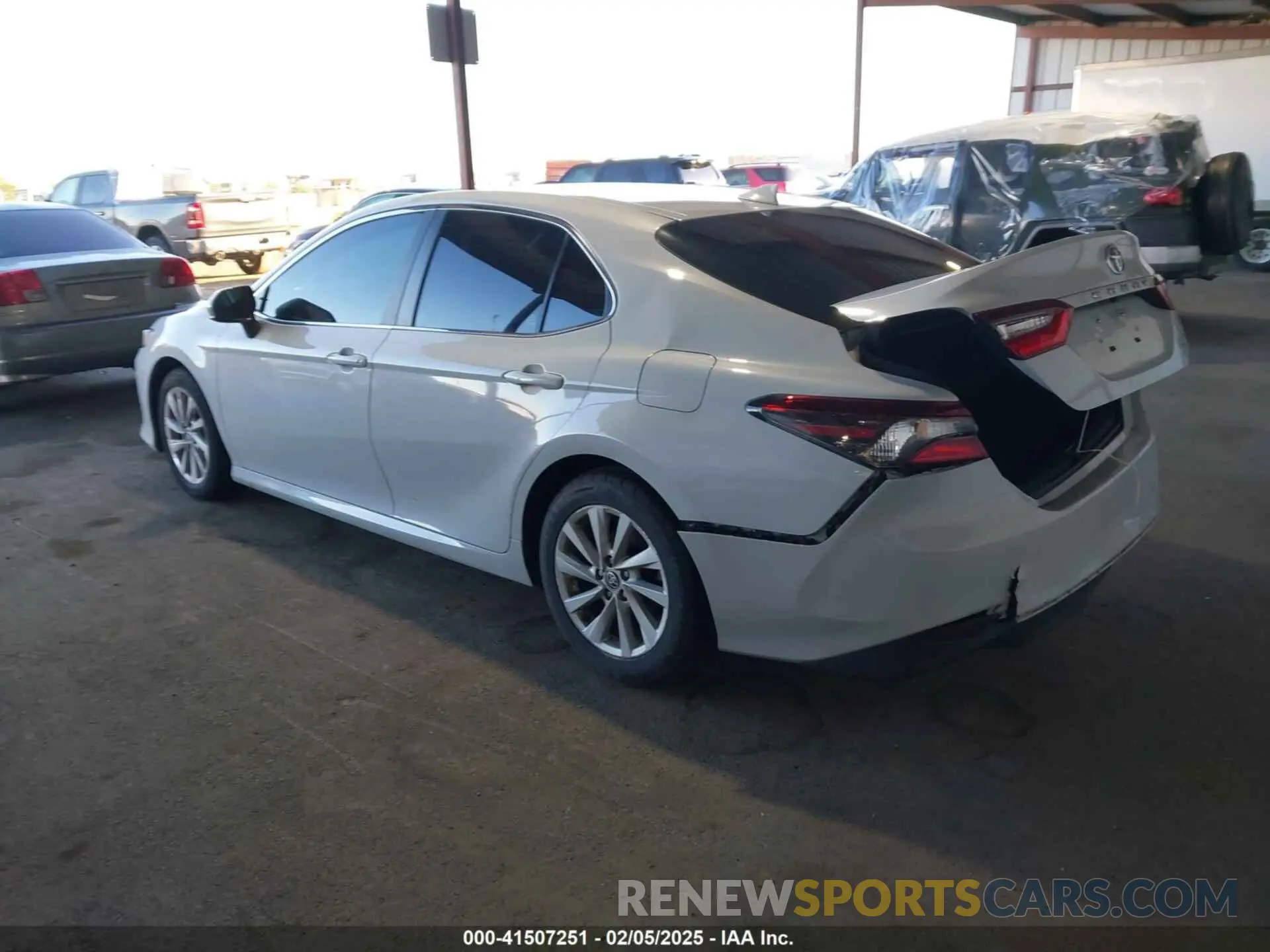3 Photograph of a damaged car 4T1C11AK6NU039560 TOYOTA CAMRY 2022