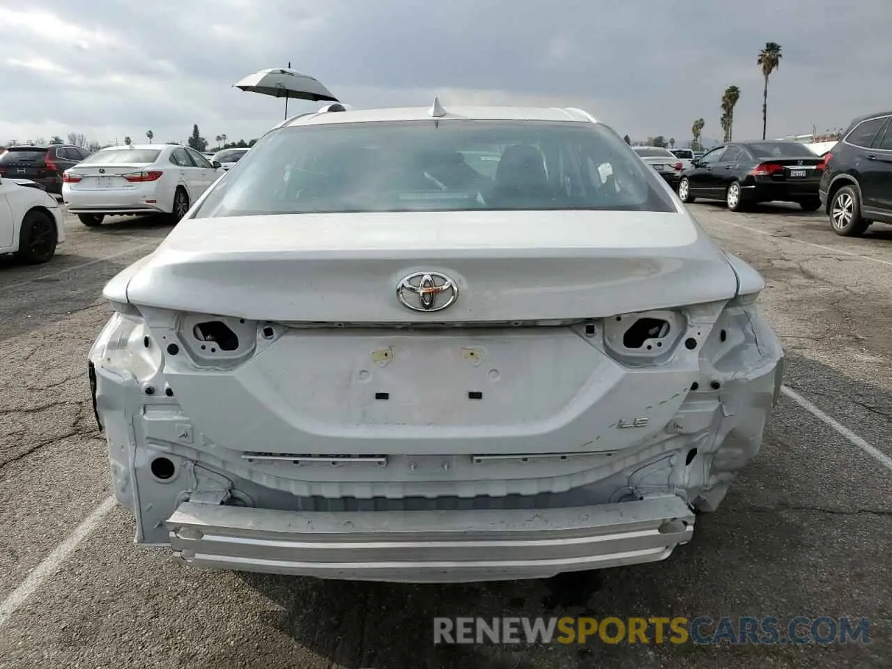 6 Photograph of a damaged car 4T1C11AK6NU048274 TOYOTA CAMRY 2022