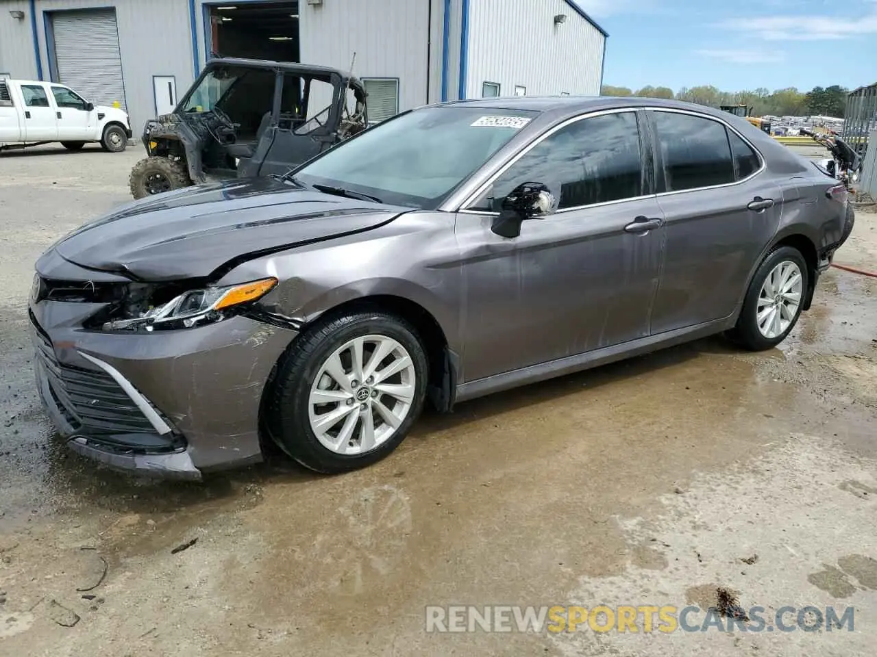 1 Photograph of a damaged car 4T1C11AK6NU634134 TOYOTA CAMRY 2022