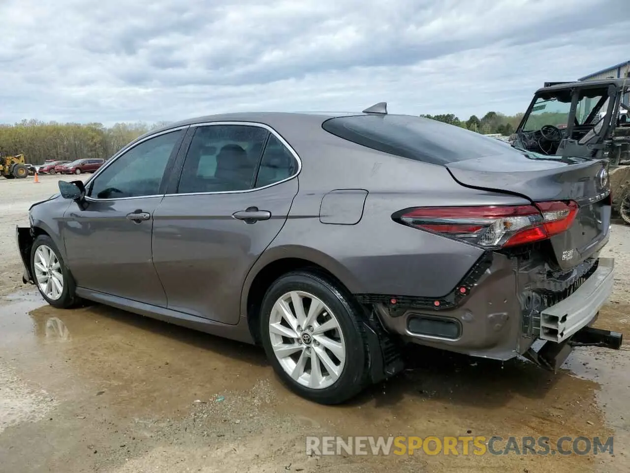 2 Photograph of a damaged car 4T1C11AK6NU634134 TOYOTA CAMRY 2022