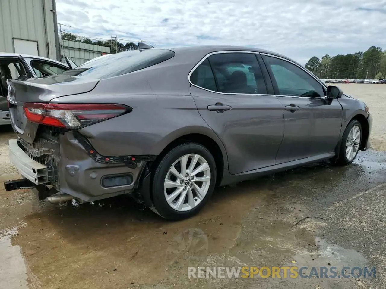3 Photograph of a damaged car 4T1C11AK6NU634134 TOYOTA CAMRY 2022