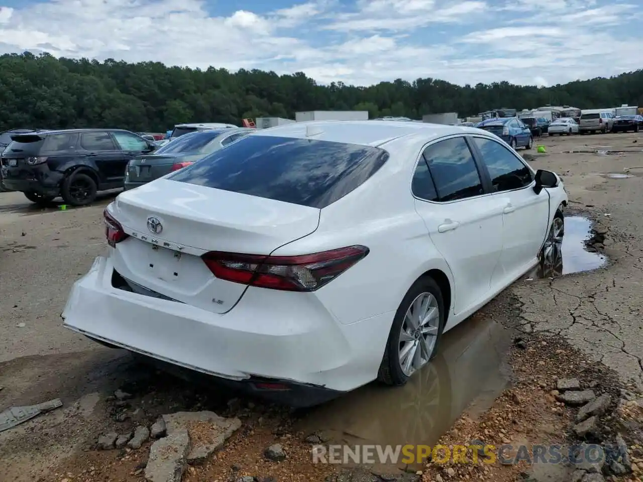 4 Photograph of a damaged car 4T1C11AK6NU635378 TOYOTA CAMRY 2022