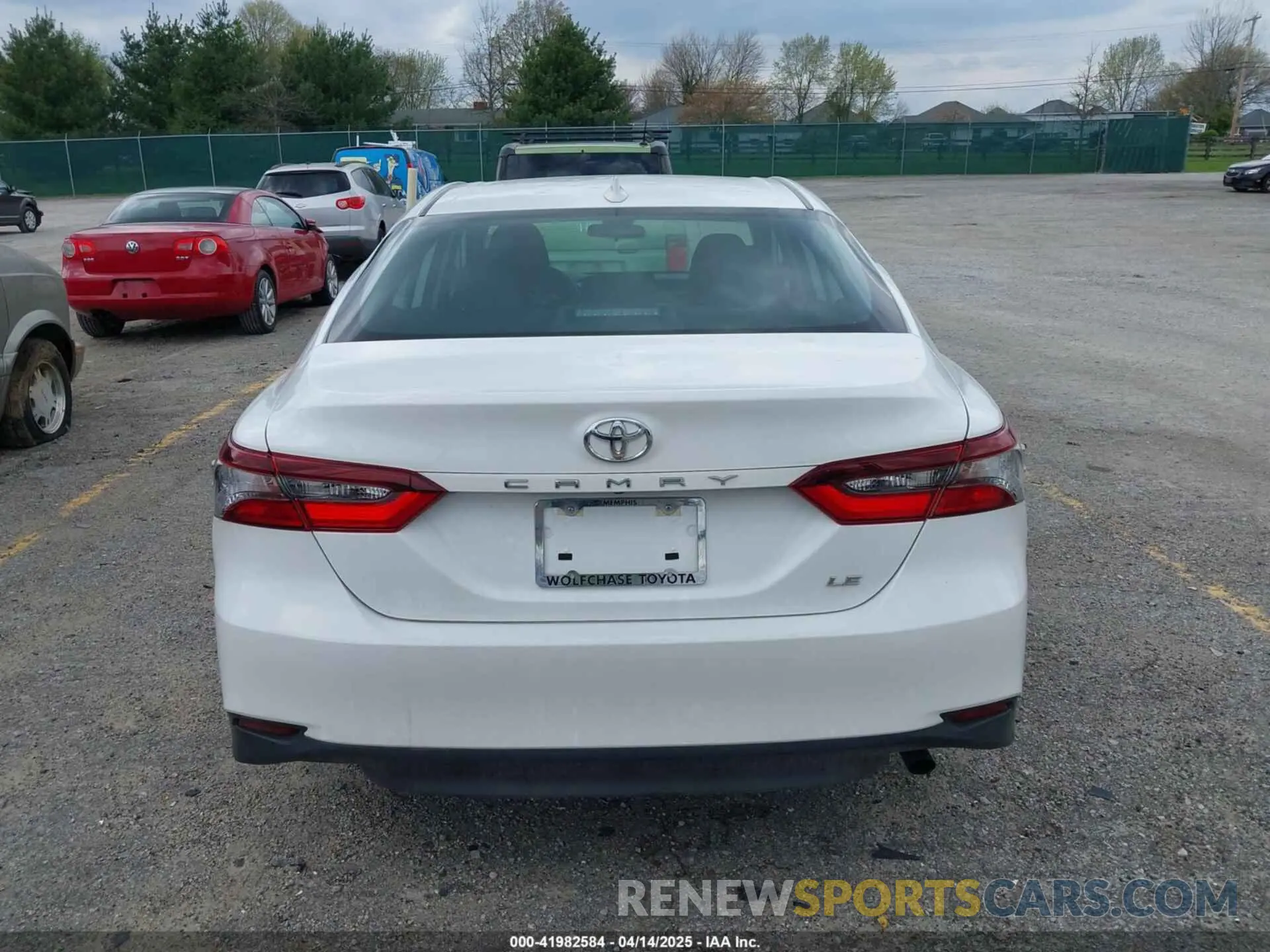 16 Photograph of a damaged car 4T1C11AK6NU638989 TOYOTA CAMRY 2022