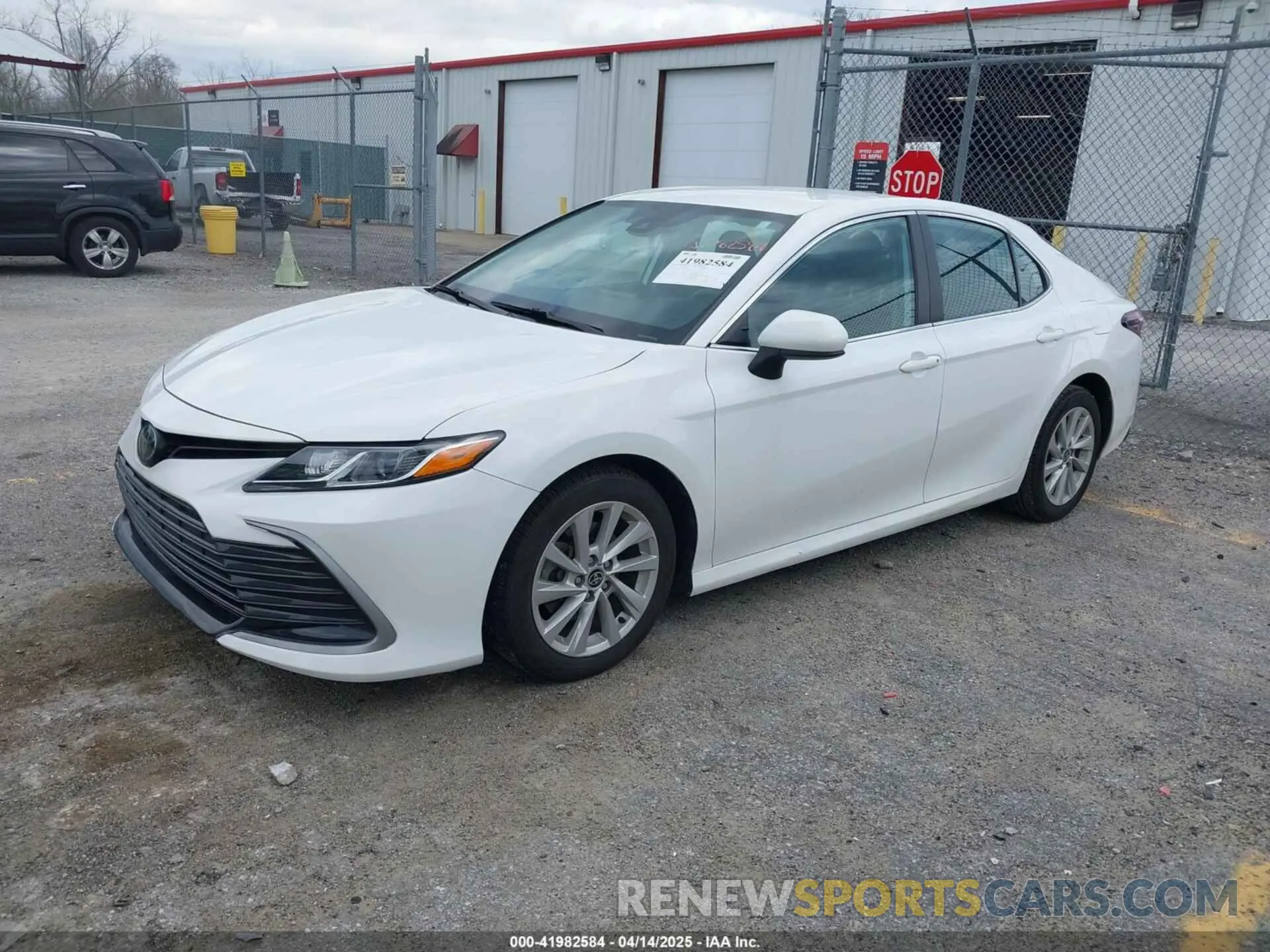 2 Photograph of a damaged car 4T1C11AK6NU638989 TOYOTA CAMRY 2022