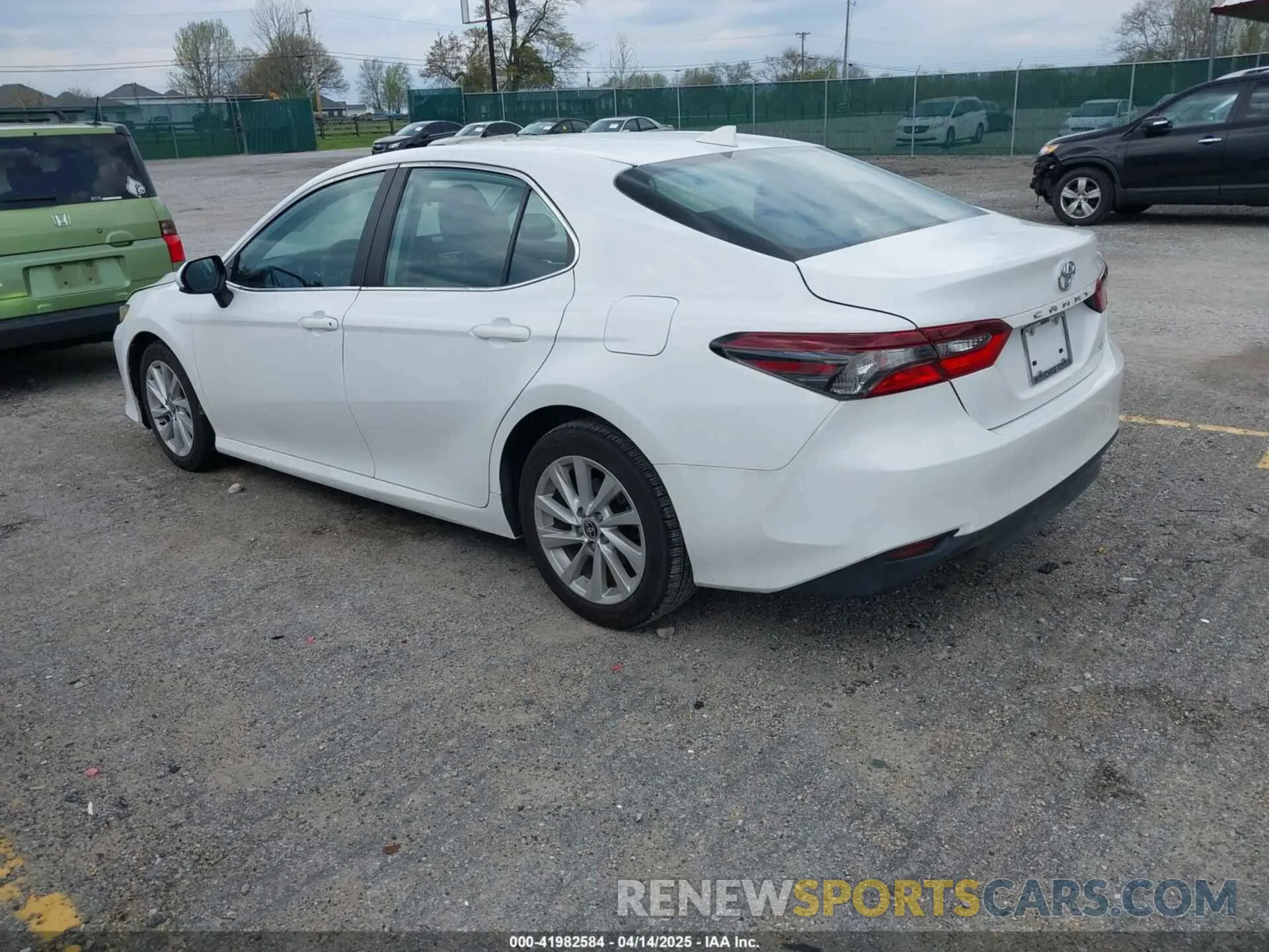 3 Photograph of a damaged car 4T1C11AK6NU638989 TOYOTA CAMRY 2022