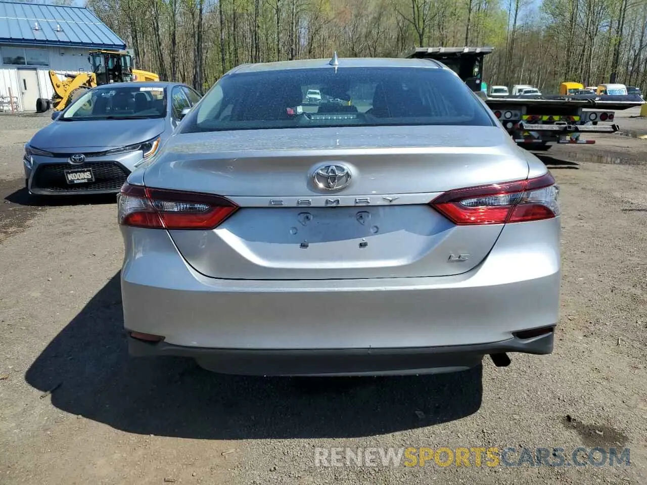 6 Photograph of a damaged car 4T1C11AK6NU647921 TOYOTA CAMRY 2022