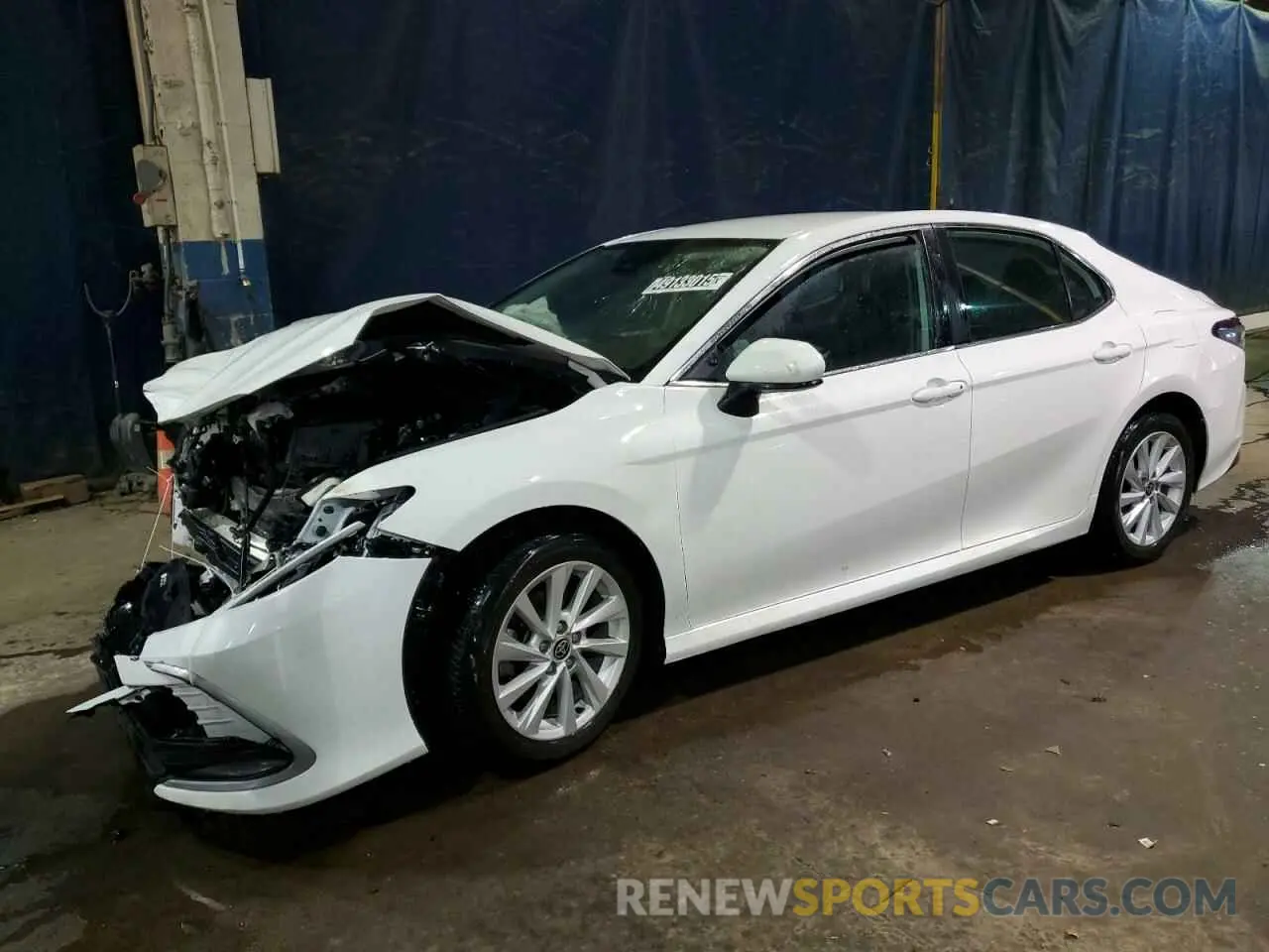1 Photograph of a damaged car 4T1C11AK6NU654674 TOYOTA CAMRY 2022